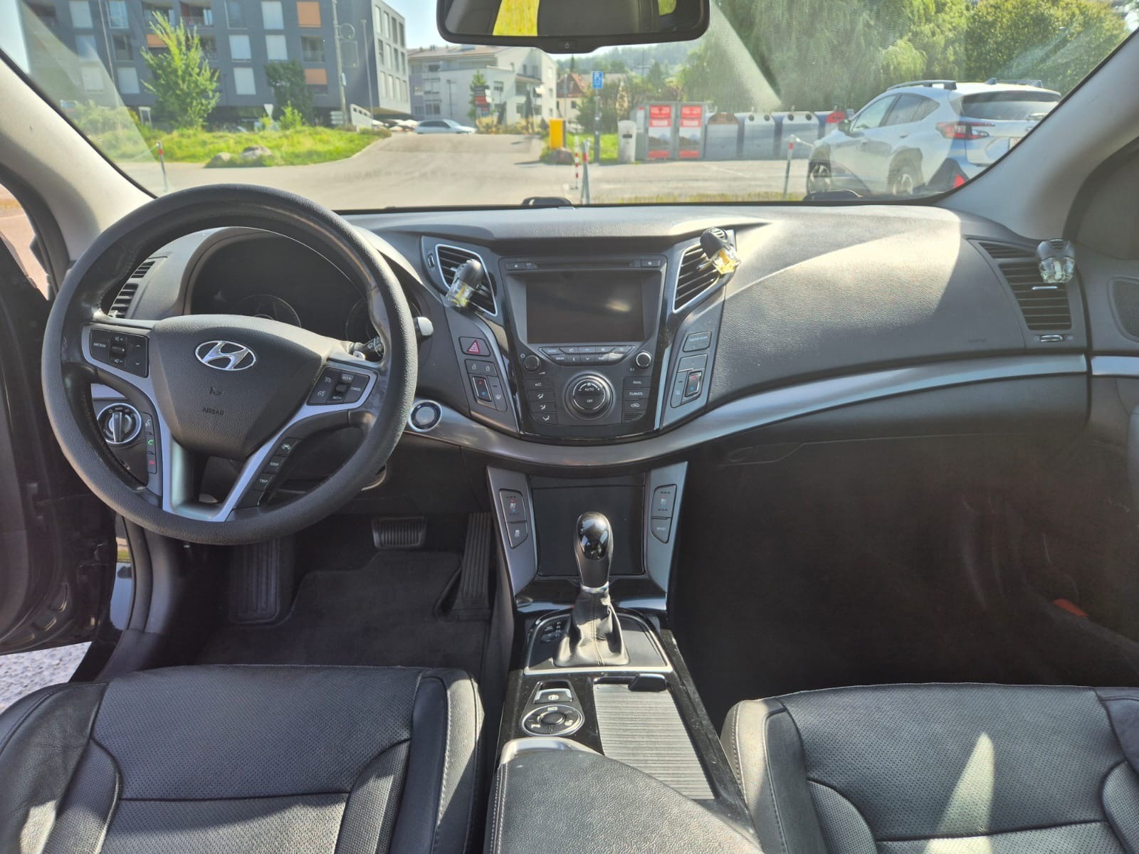HYUNDAI i40 Wagon 2.0 GDi Premium Automatic-image-8