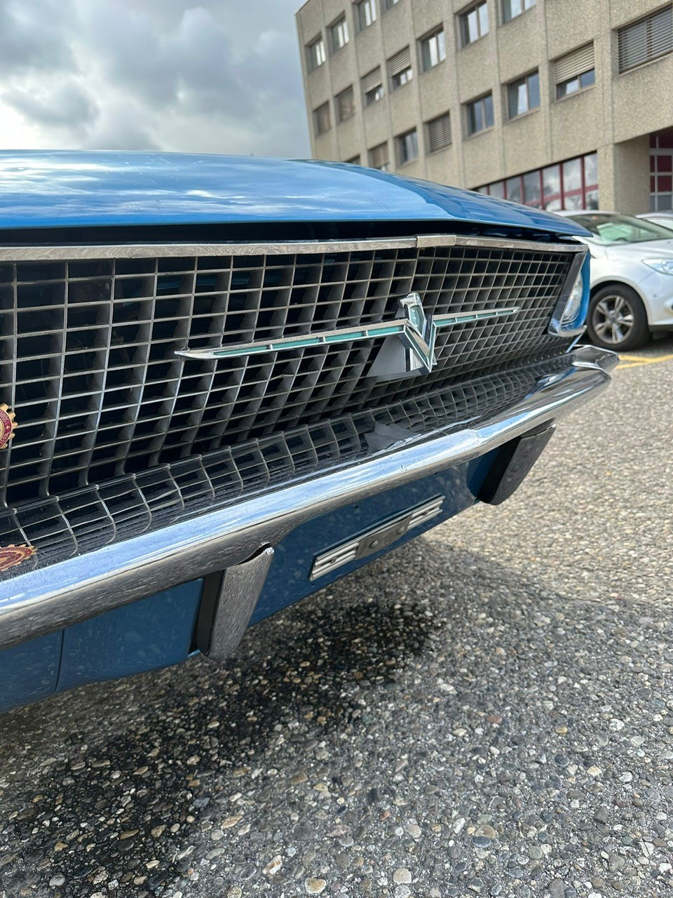 FORD Thunderbird-showroom-element-2