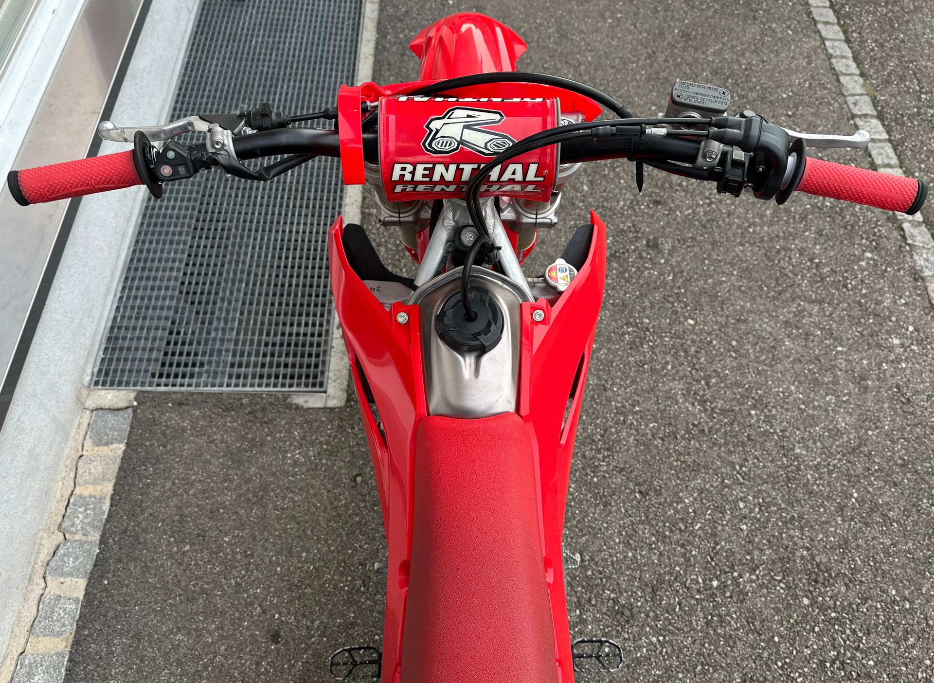 HONDA CRF 250 R-image-8