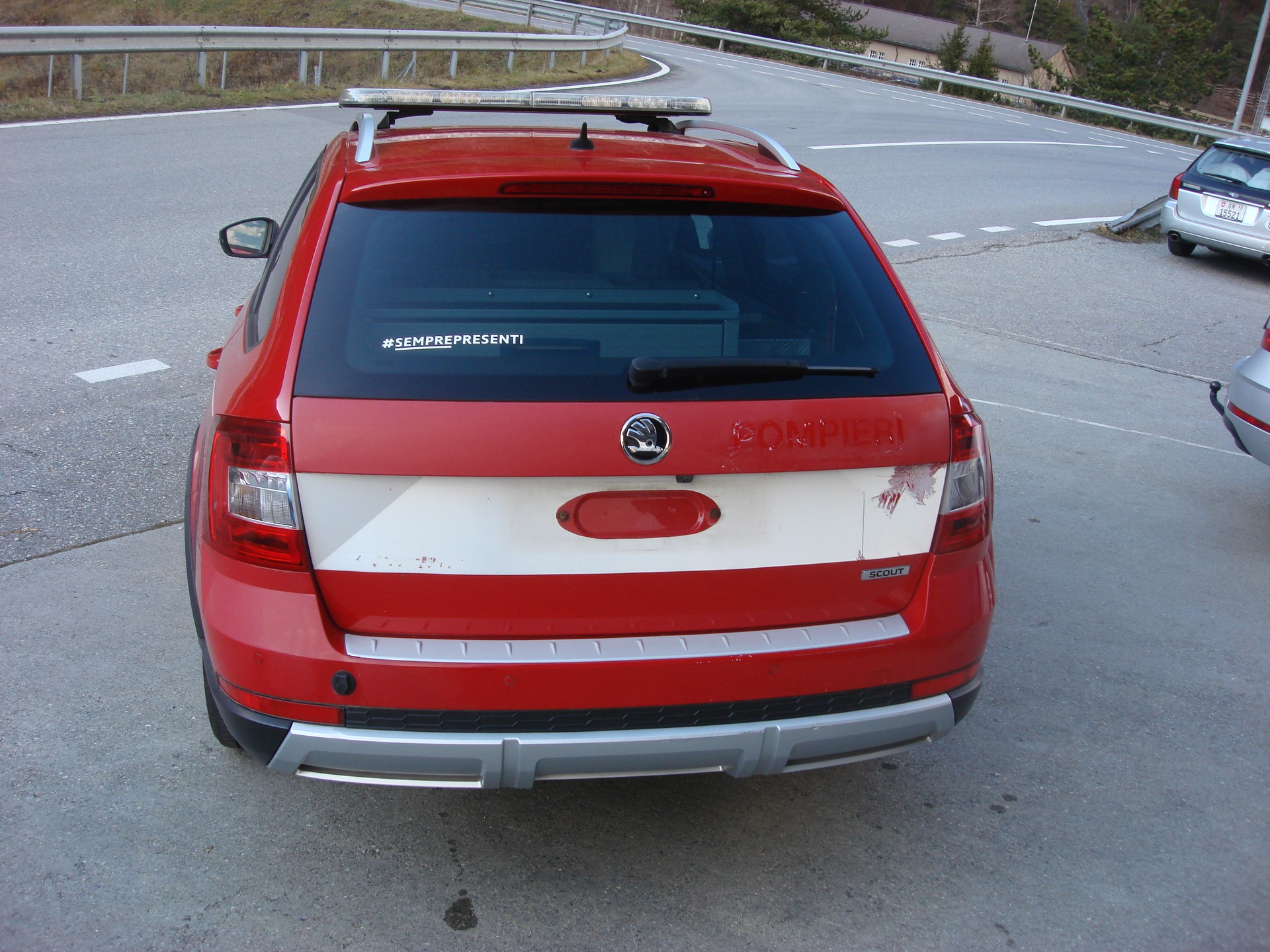 SKODA Octavia Combi 2.0 TDI Scout 4x4 DSG-image-2