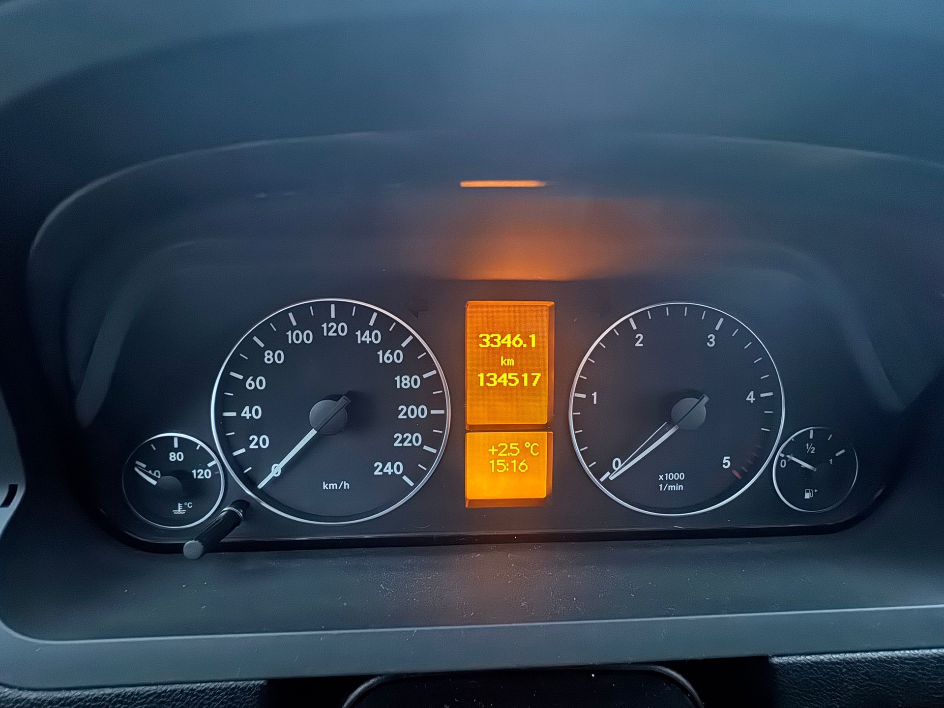 MERCEDES-BENZ A 180 CDI Elégance-image-11