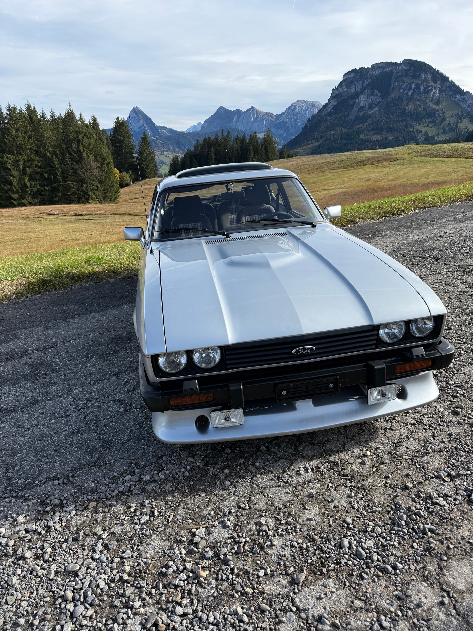 FORD Capri 2,8-image-1
