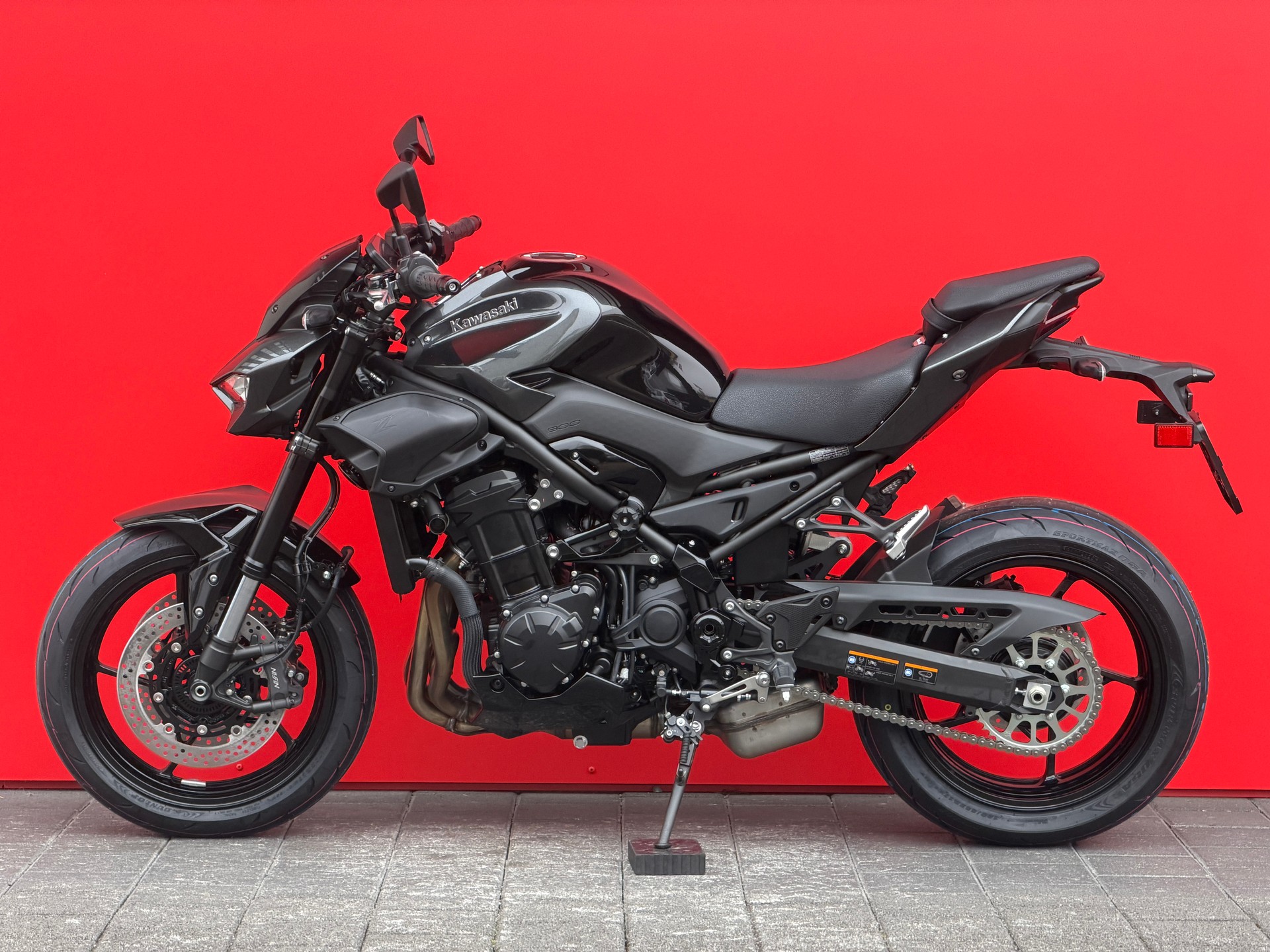 KAWASAKI Z 900-image-2