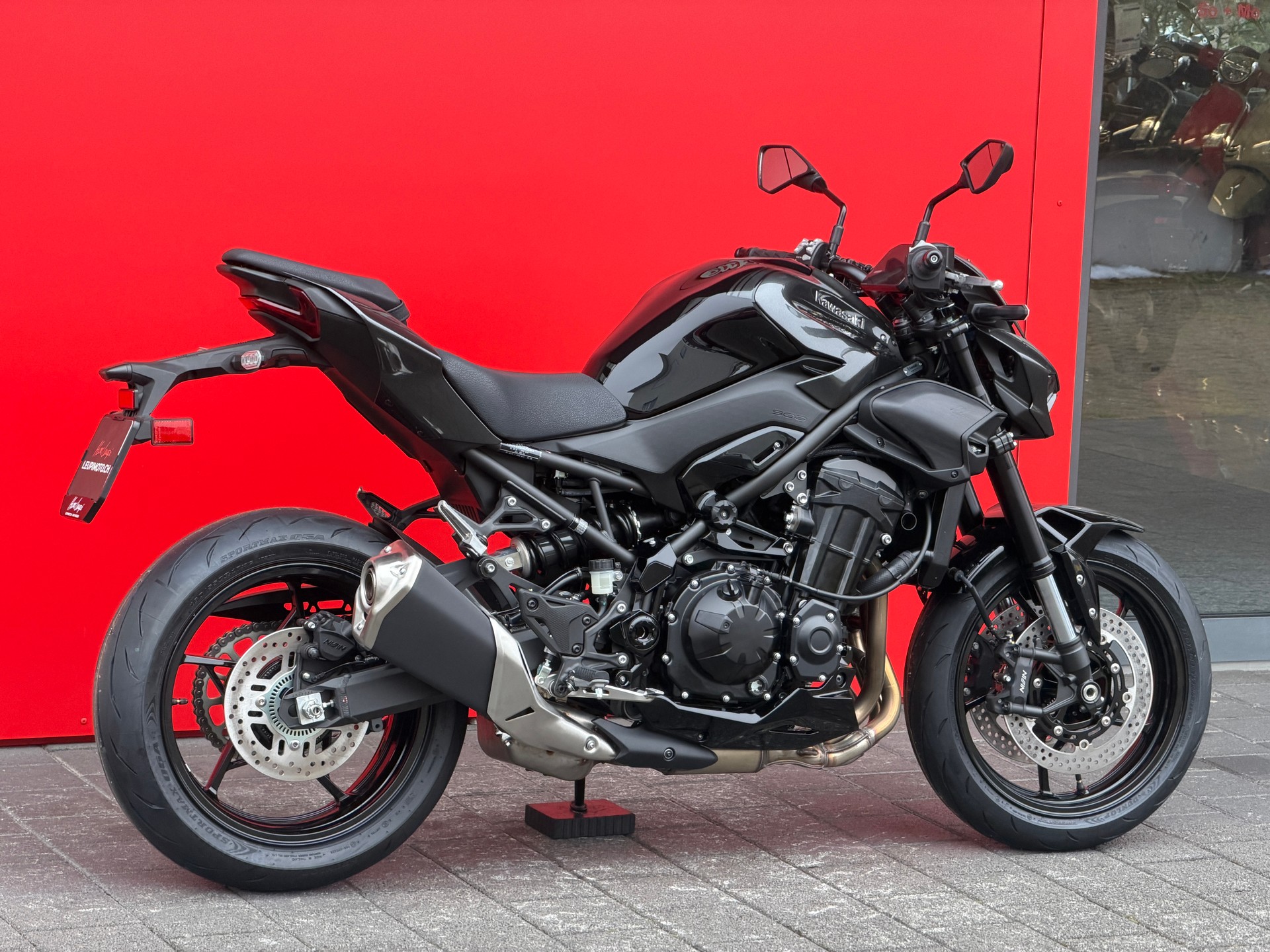 KAWASAKI Z 900-image-5