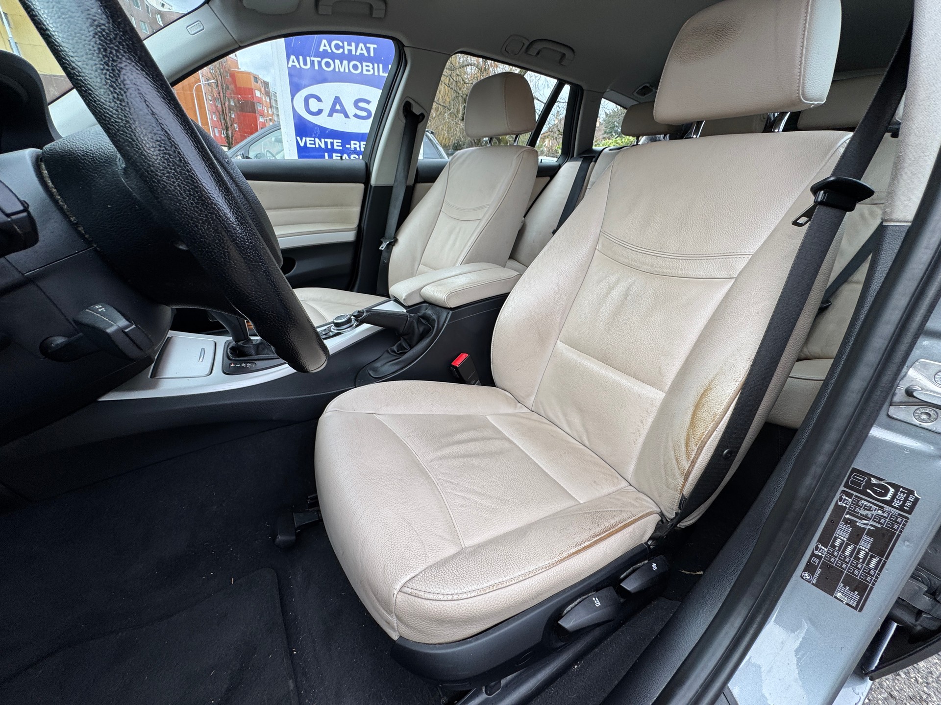 BMW 320d xDrive Touring Steptronic-image-6
