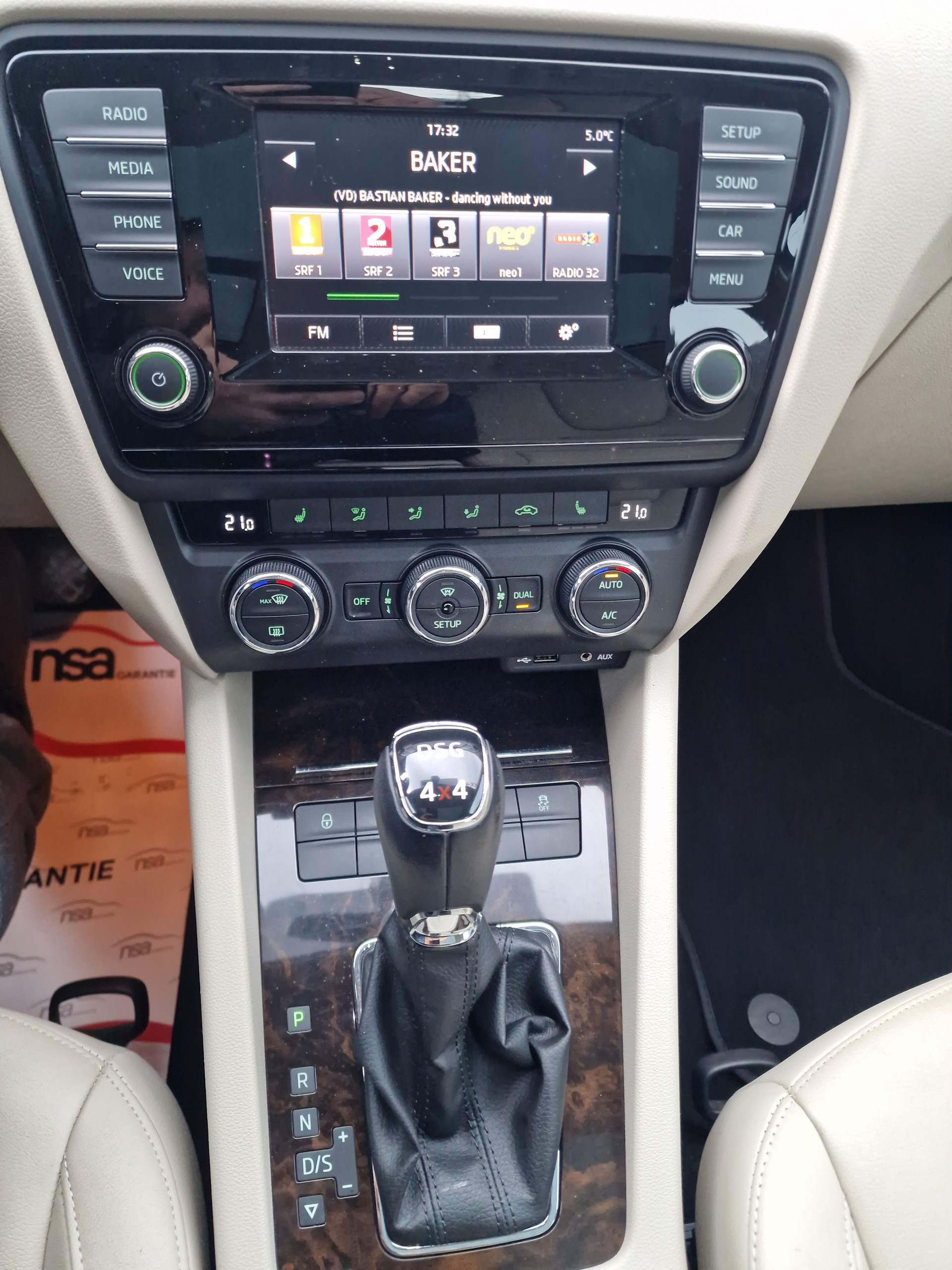 SKODA Octavia Combi 1.8 TSI Elegance 4x4 DSG-image-9