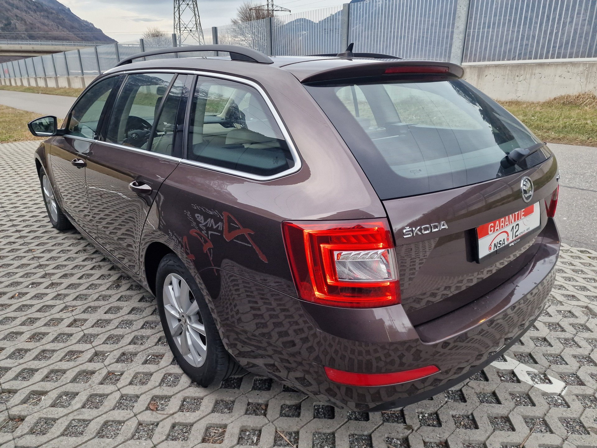 SKODA Octavia Combi 1.8 TSI Elegance 4x4 DSG-image-3