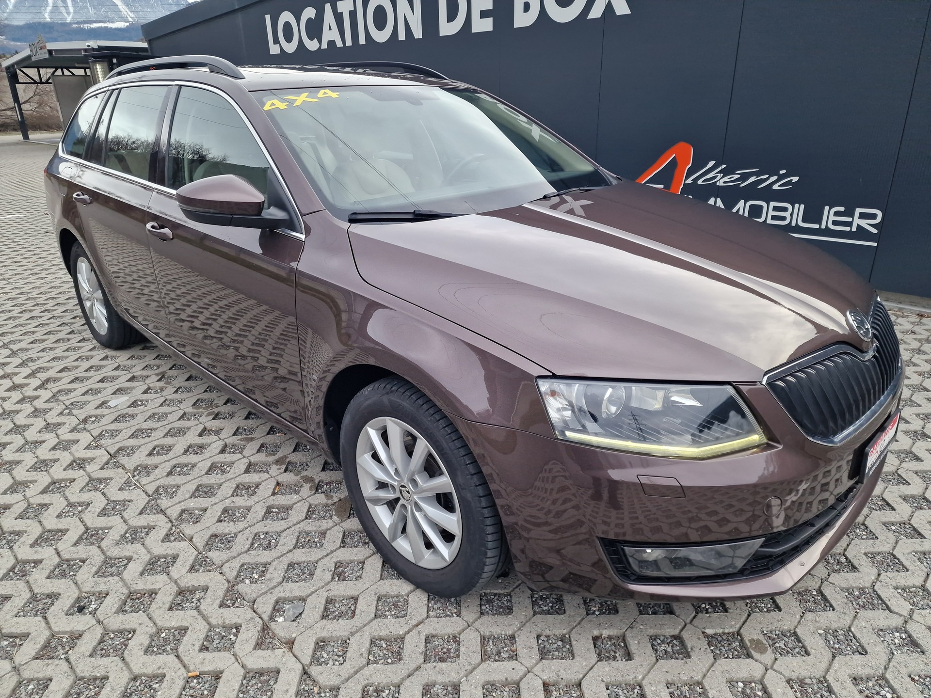SKODA Octavia Combi 1.8 TSI Elegance 4x4 DSG-image-1