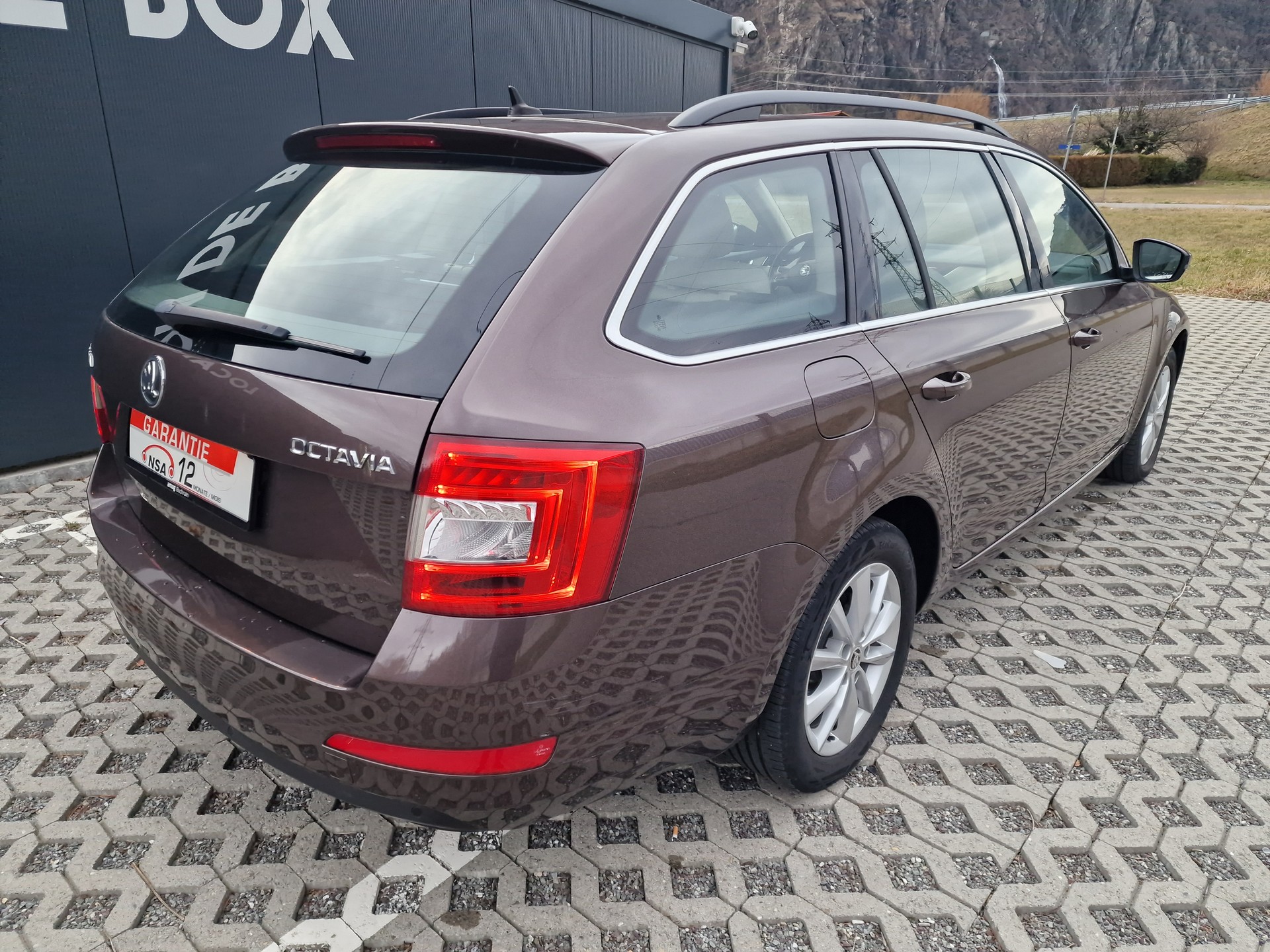 SKODA Octavia Combi 1.8 TSI Elegance 4x4 DSG-image-4