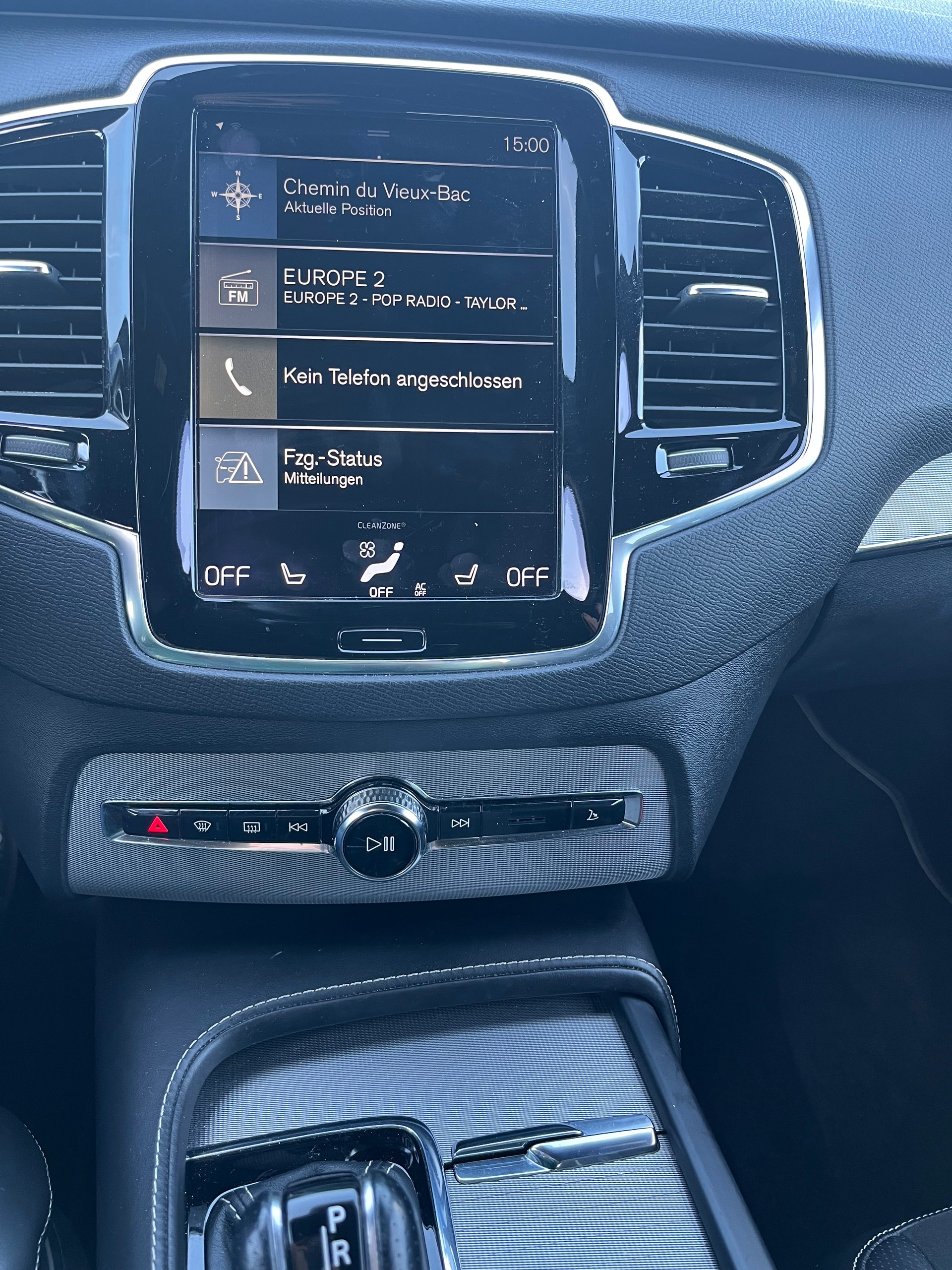 VOLVO XC90 D5 AWD R-Design Geartronic ( 5 places grand coffre avec attelage électrique)-image-25