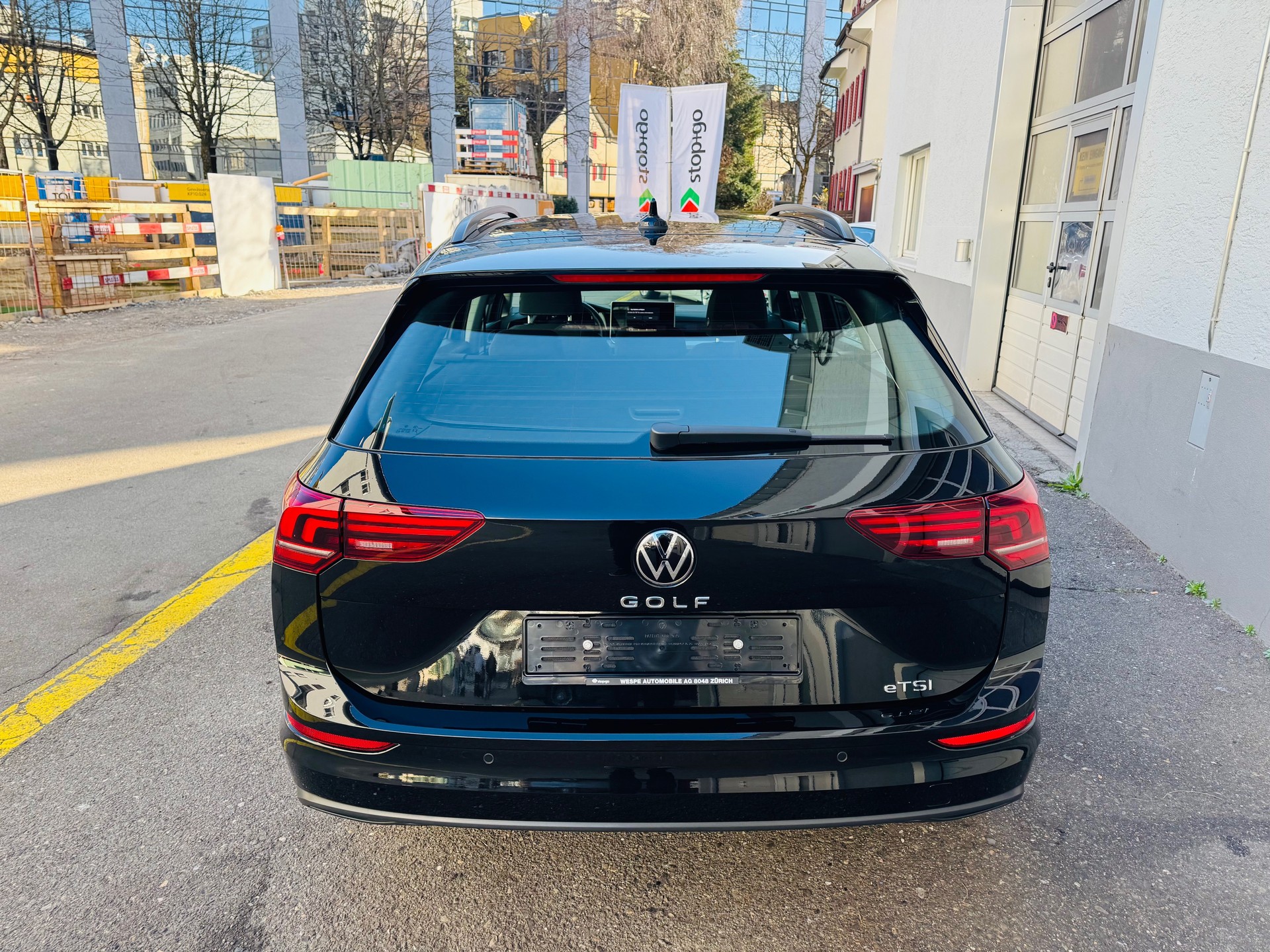 VW Golf Variant 1.5 eTSI mHEV Life-image-6
