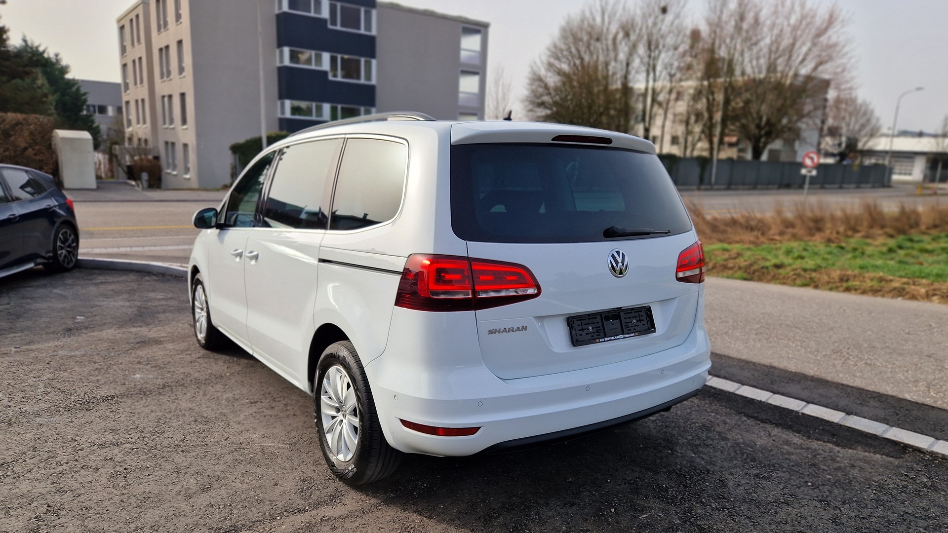 VW Sharan 1.4 TSI BlMT Comfortline DSG-image-2