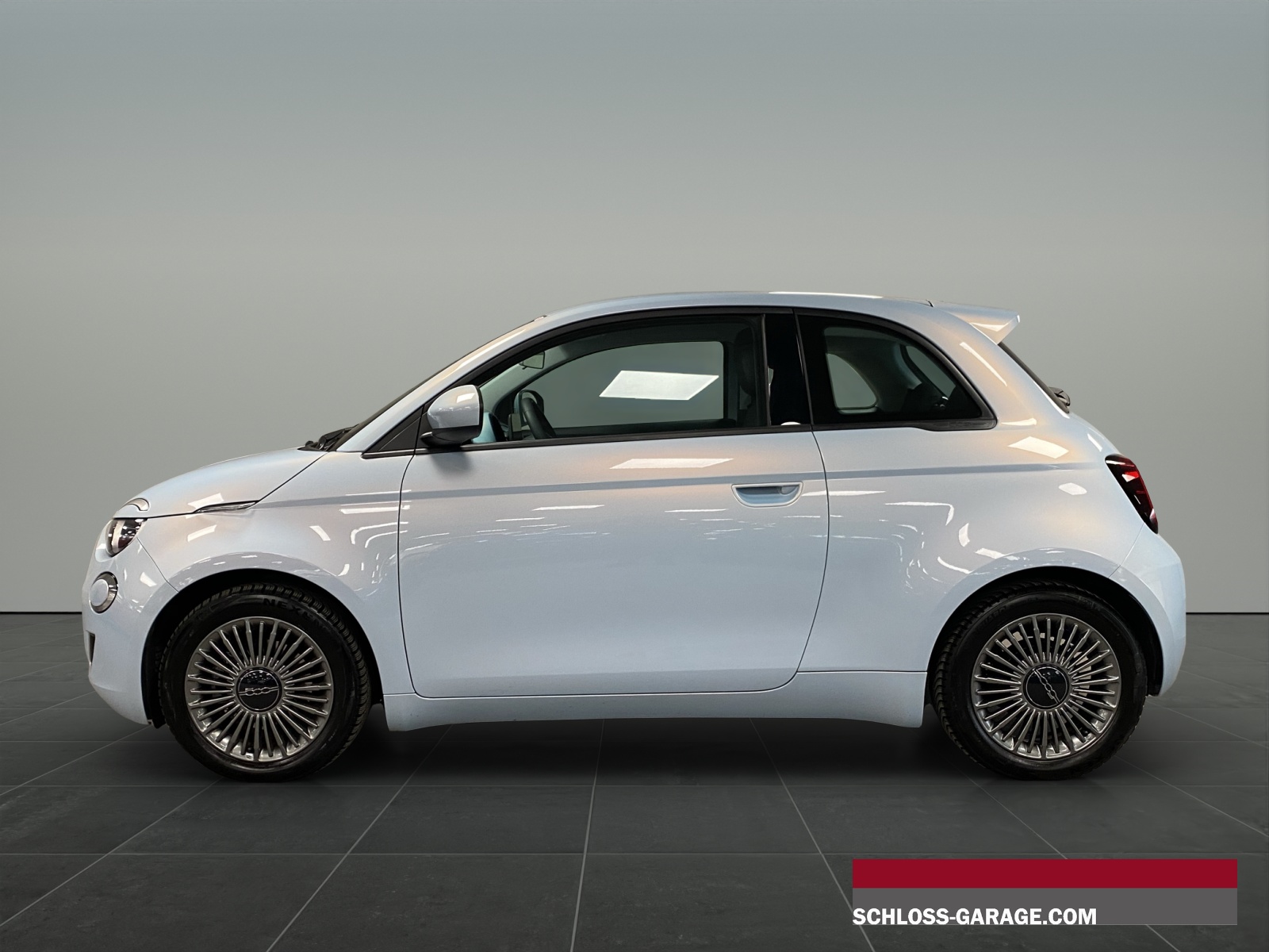 FIAT 500e Icon-showroom-element-2