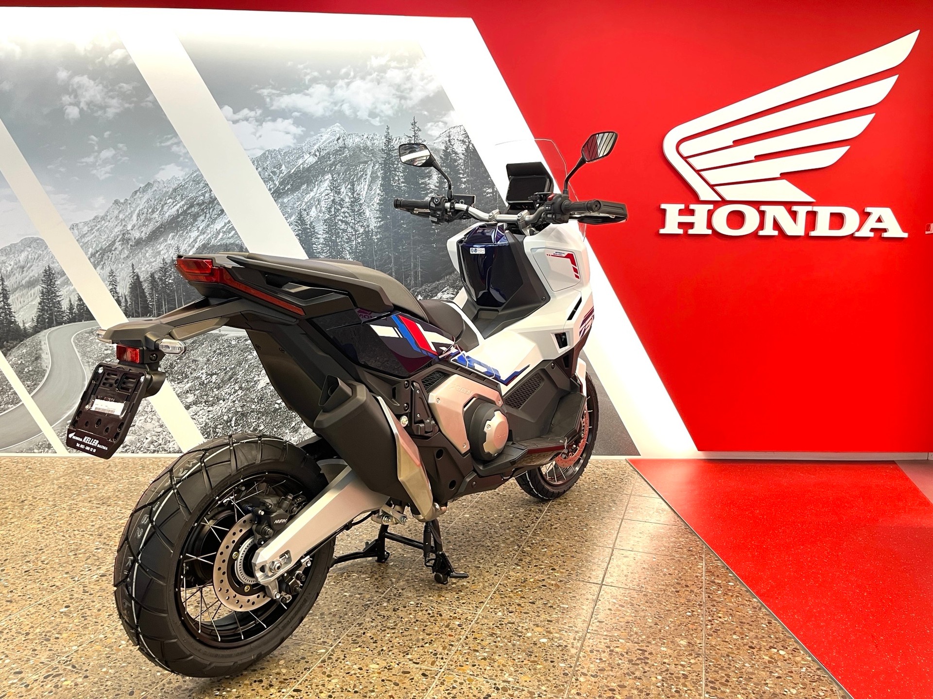 HONDA X-ADV 750-image-3