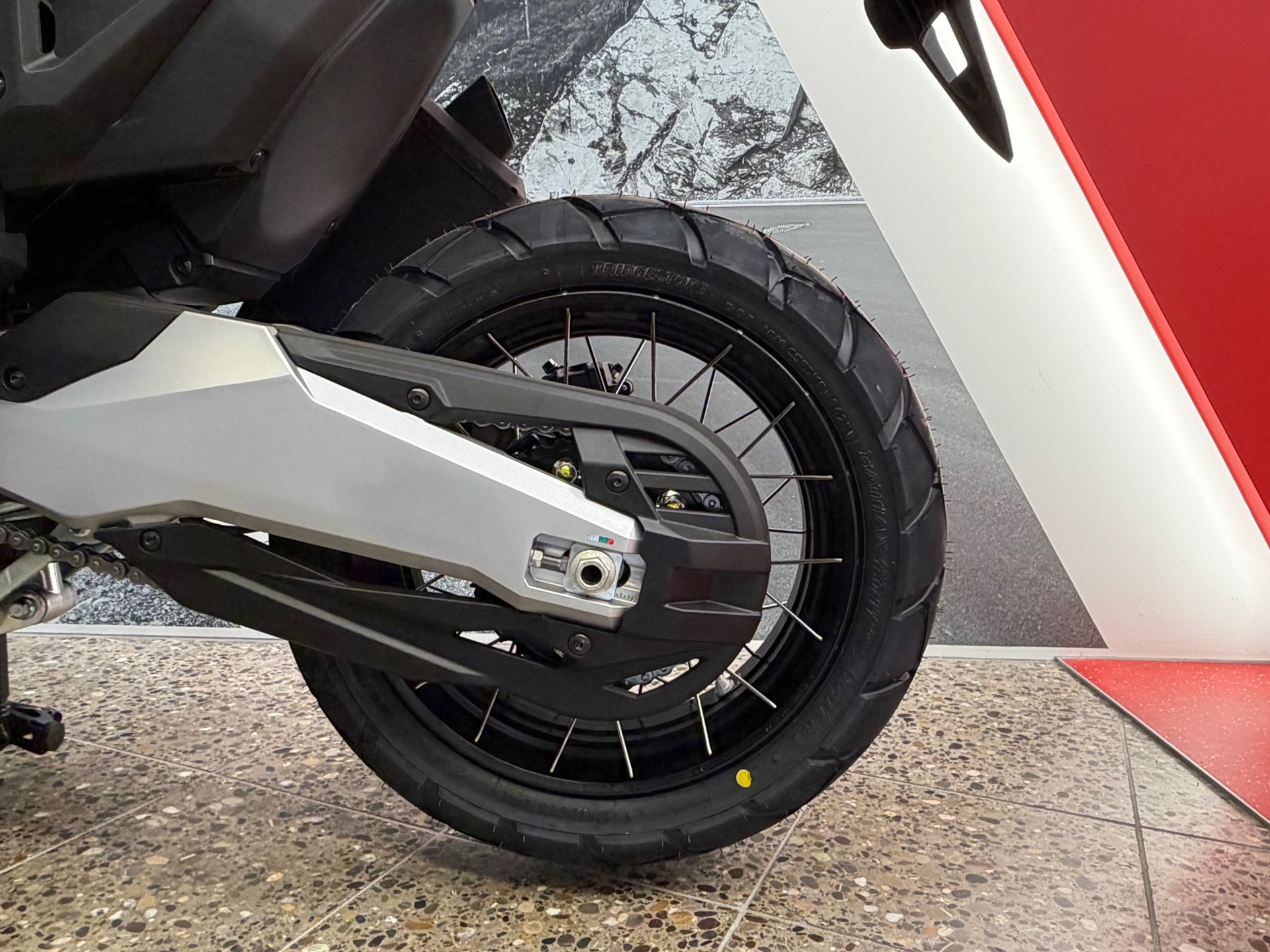 HONDA X-ADV 750-image-5