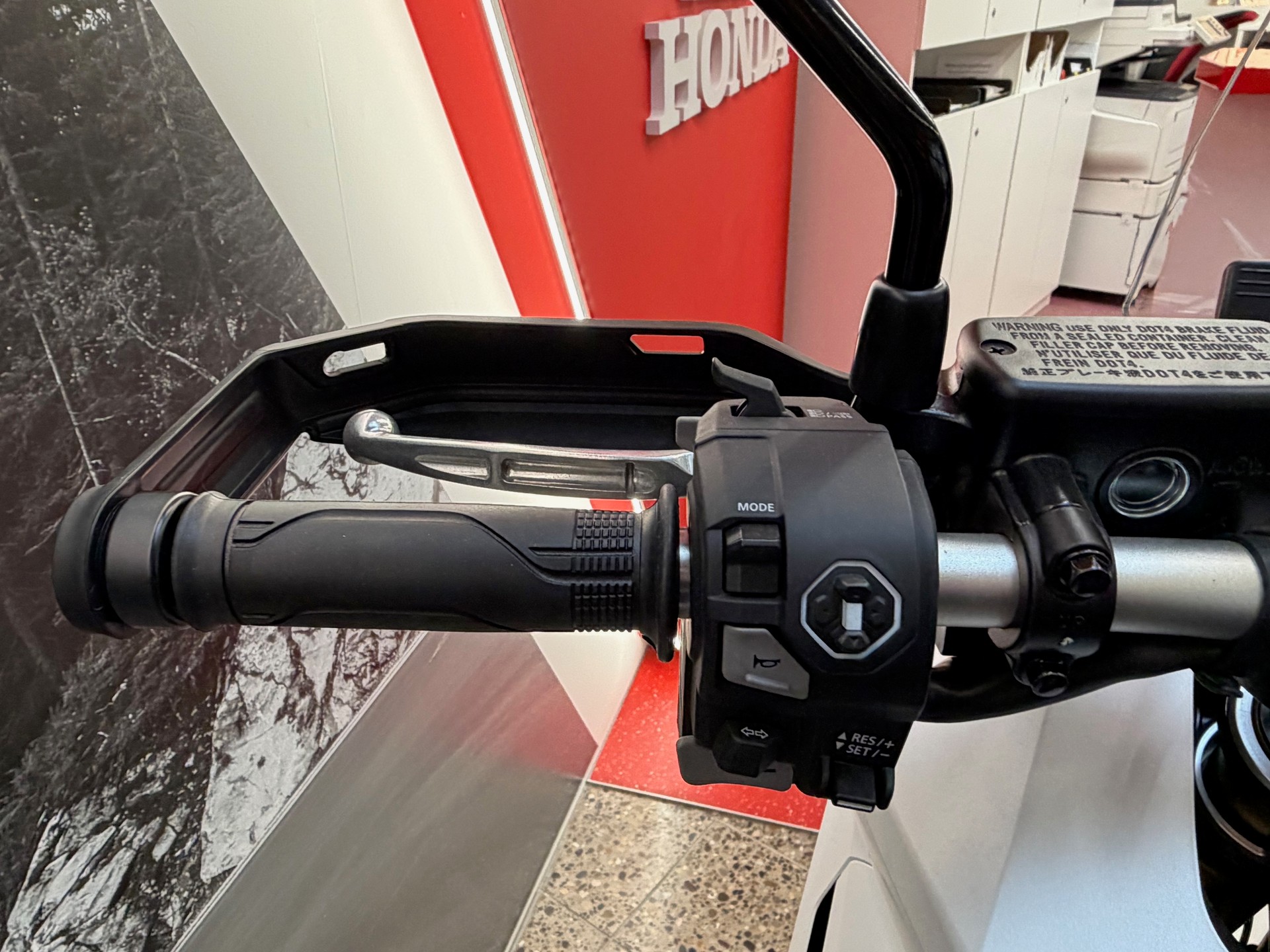 HONDA X-ADV 750-image-9