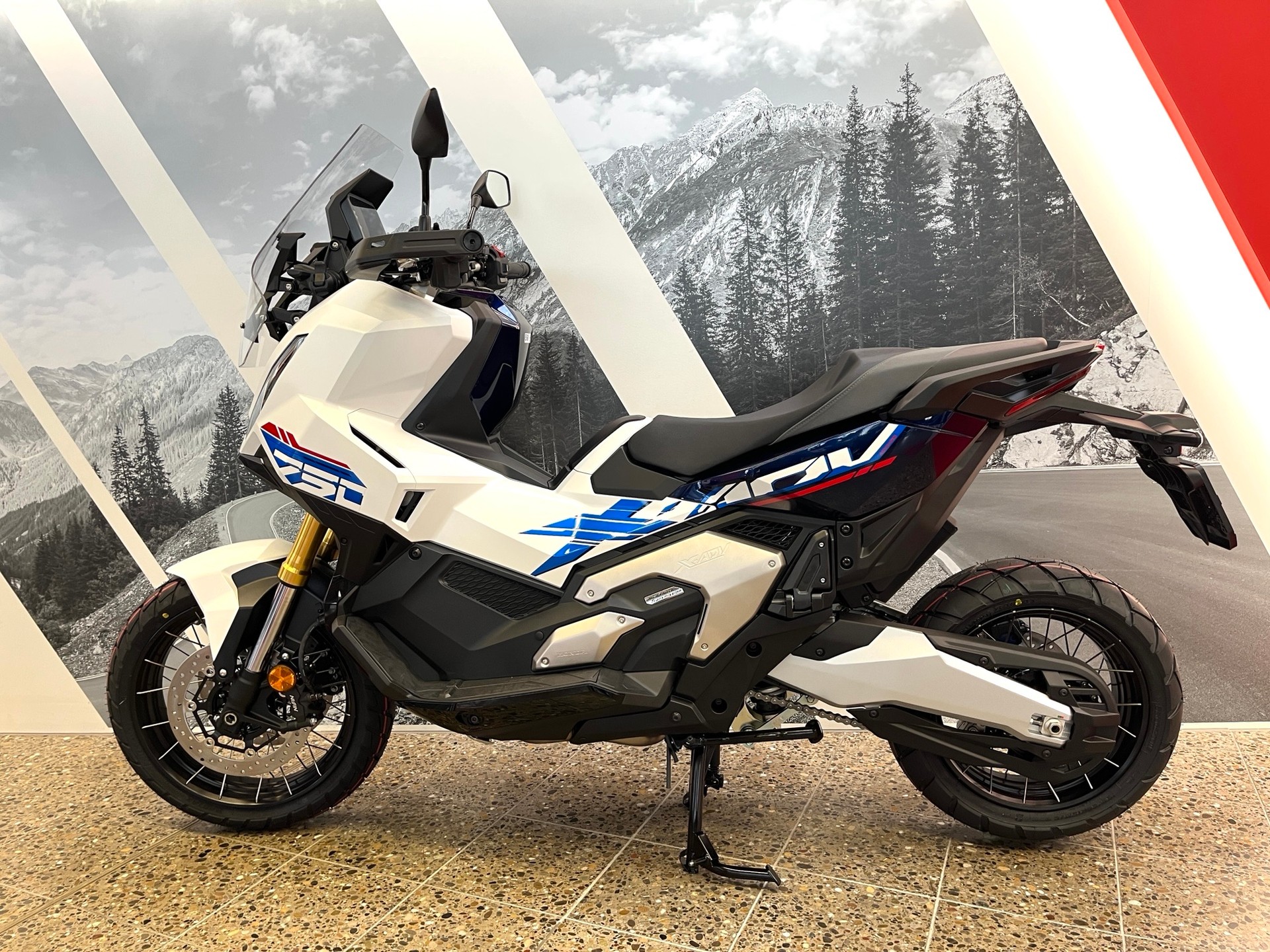 HONDA X-ADV 750-image-1