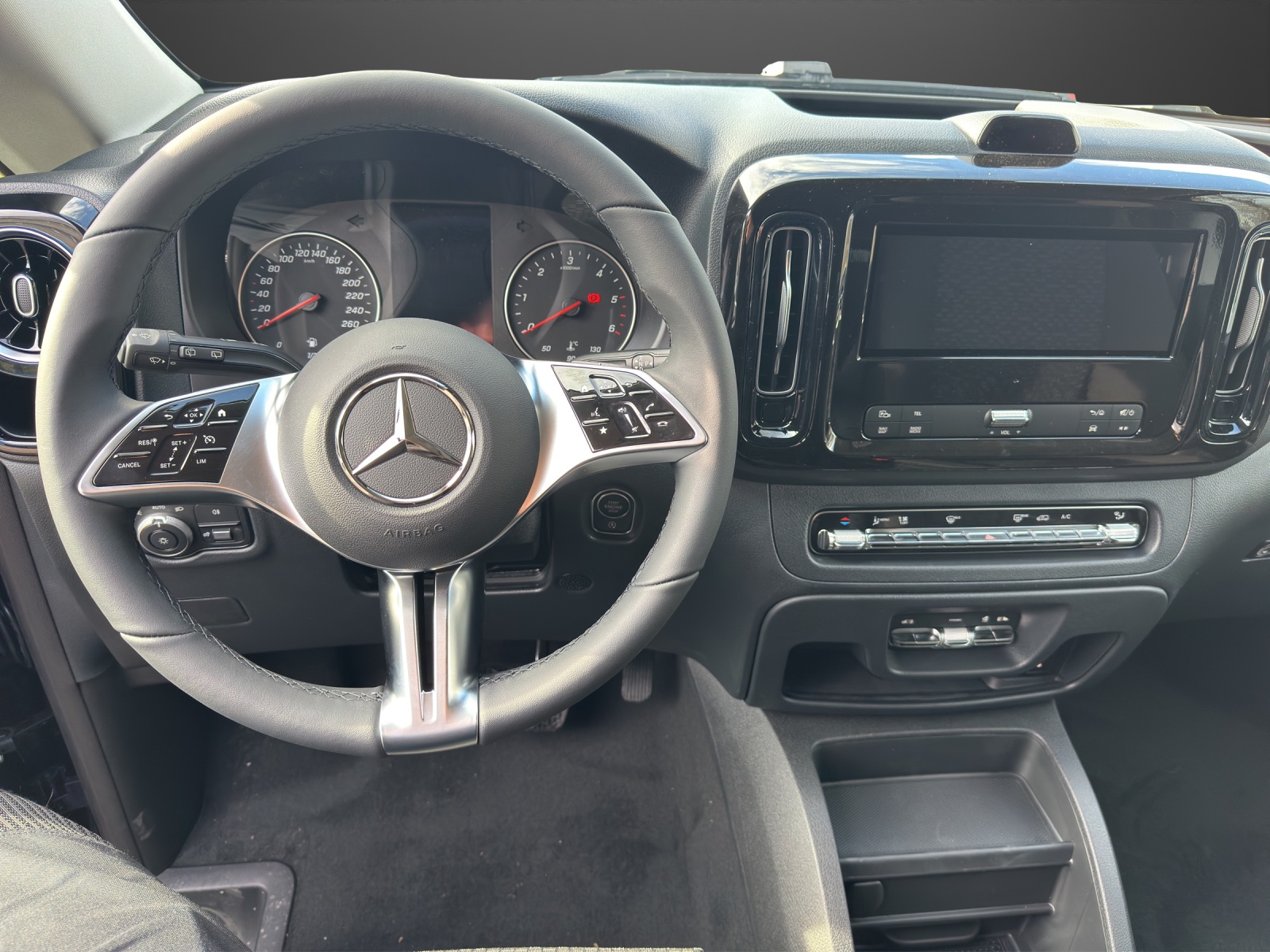 MERCEDES-BENZ Vito 116 CDI Lang Tourer 9G-Tronic 4M Select-image-8