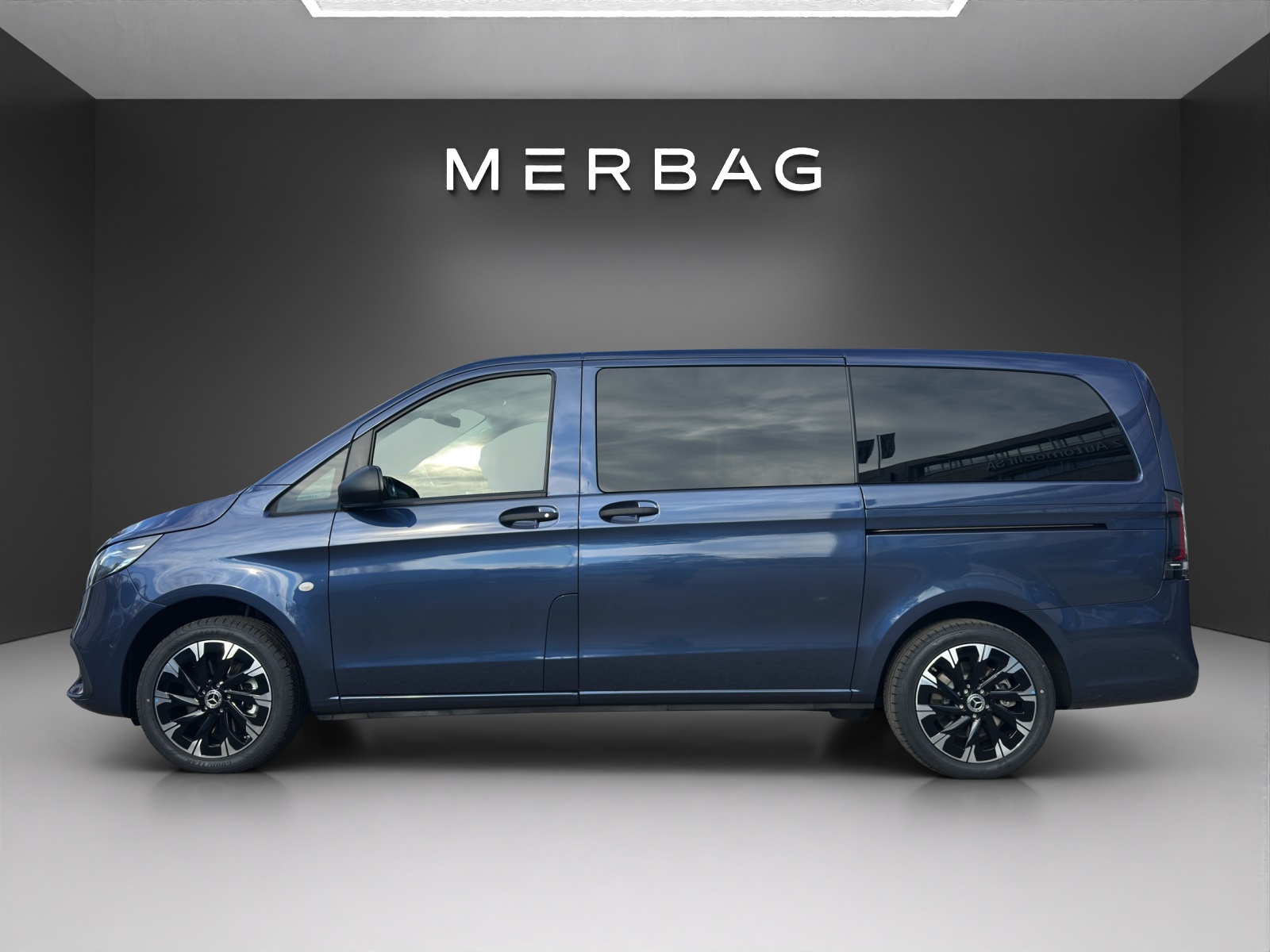 MERCEDES-BENZ Vito 116 CDI Lang Tourer 9G-Tronic 4M Select-image-3