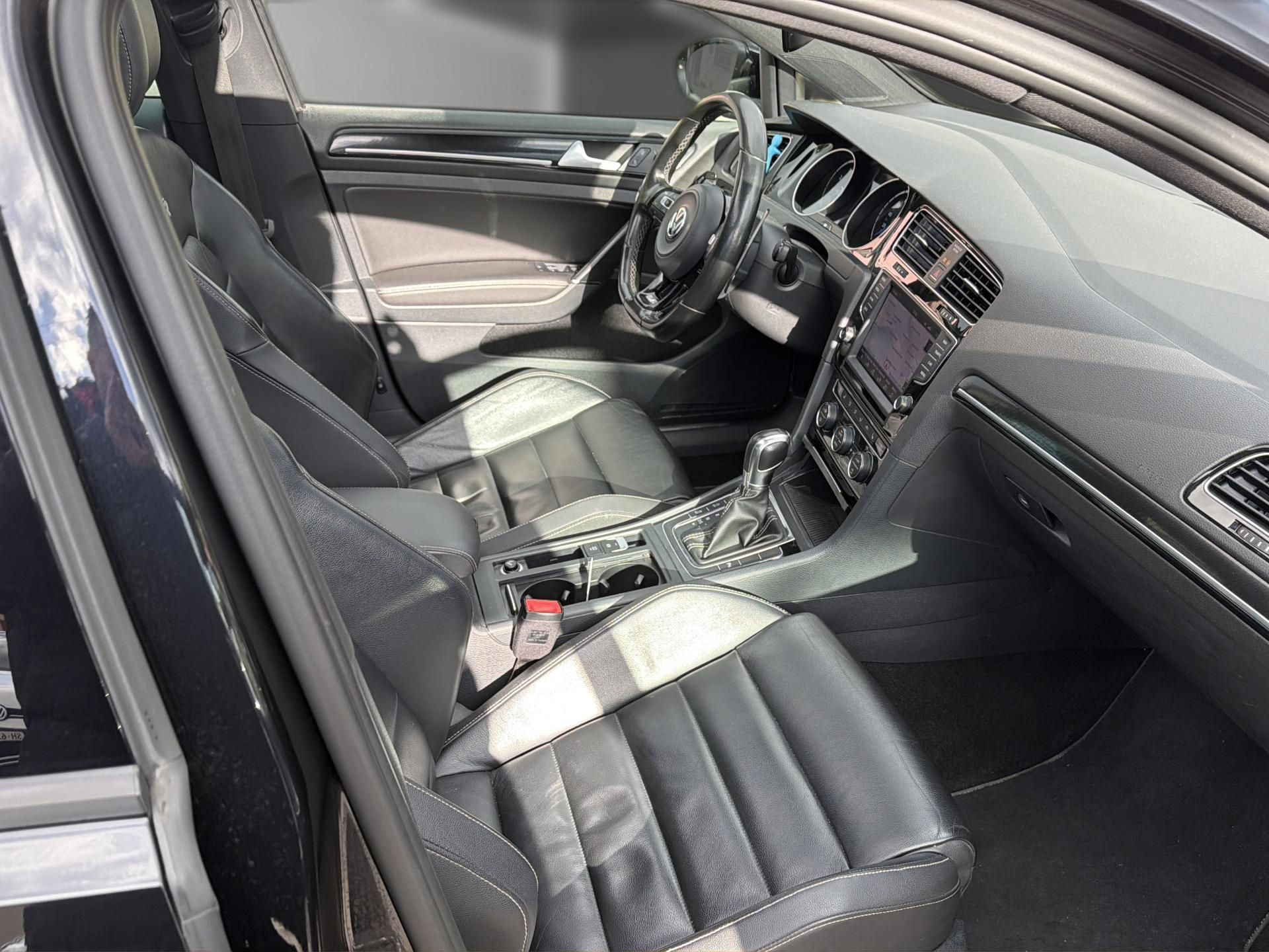 VW Golf 2.0 TSI R 4Motion DSG-image-13