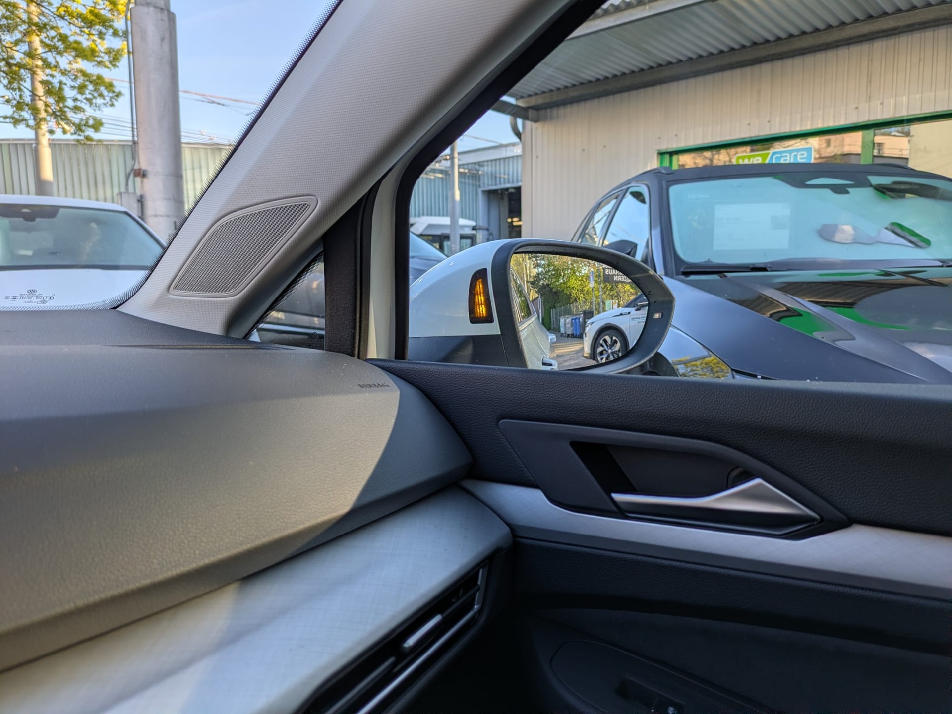 VW Golf 1.5 TSI PHEV Life-image-27