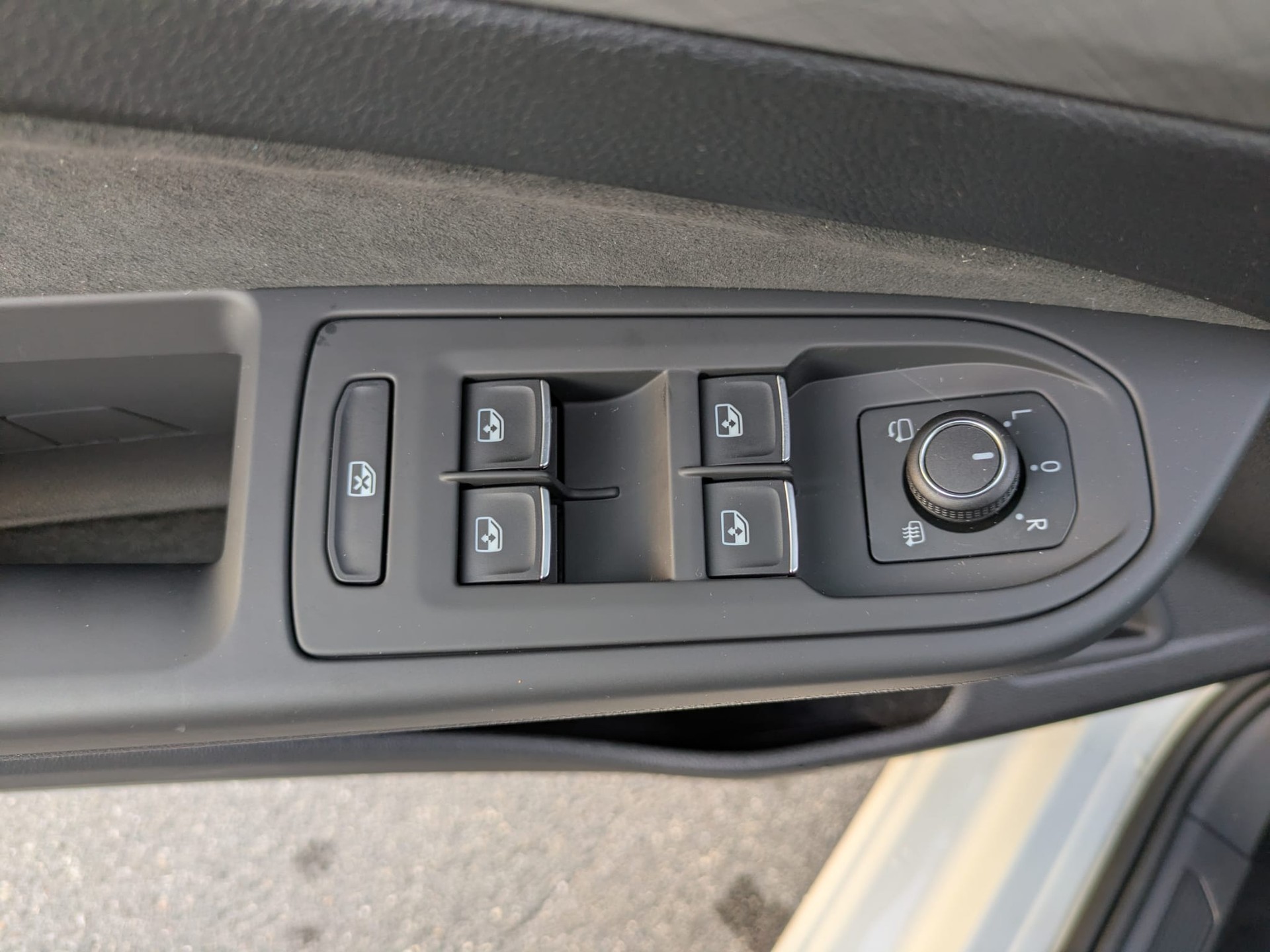 VW Golf 1.5 TSI PHEV Life-image-20