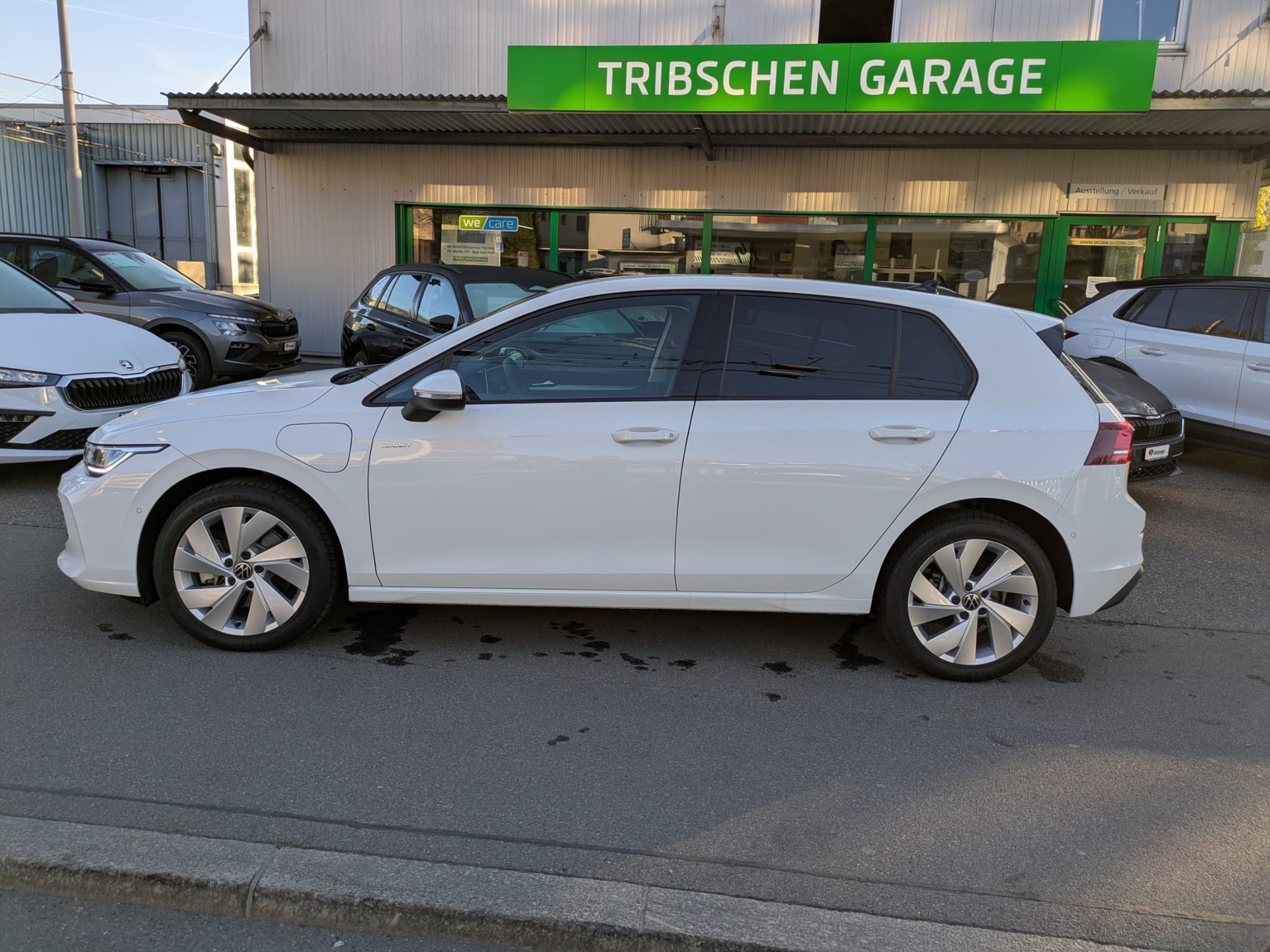 VW Golf 1.5 TSI PHEV Life-image-8