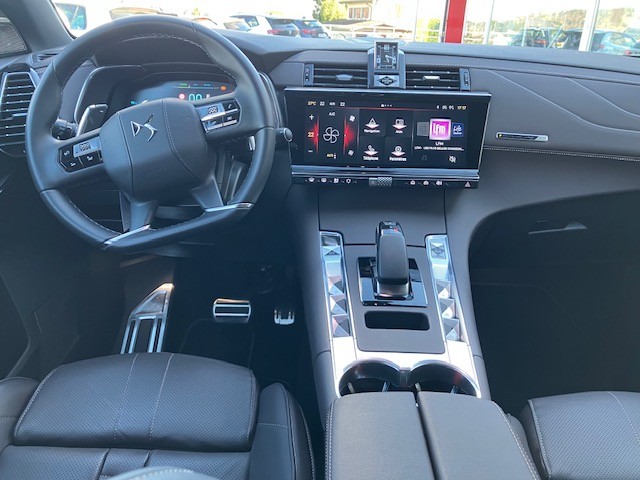 DS AUTOMOBILES DS 7 Crossback E-Tense 360 4x4 Saint-Exupery-image-7