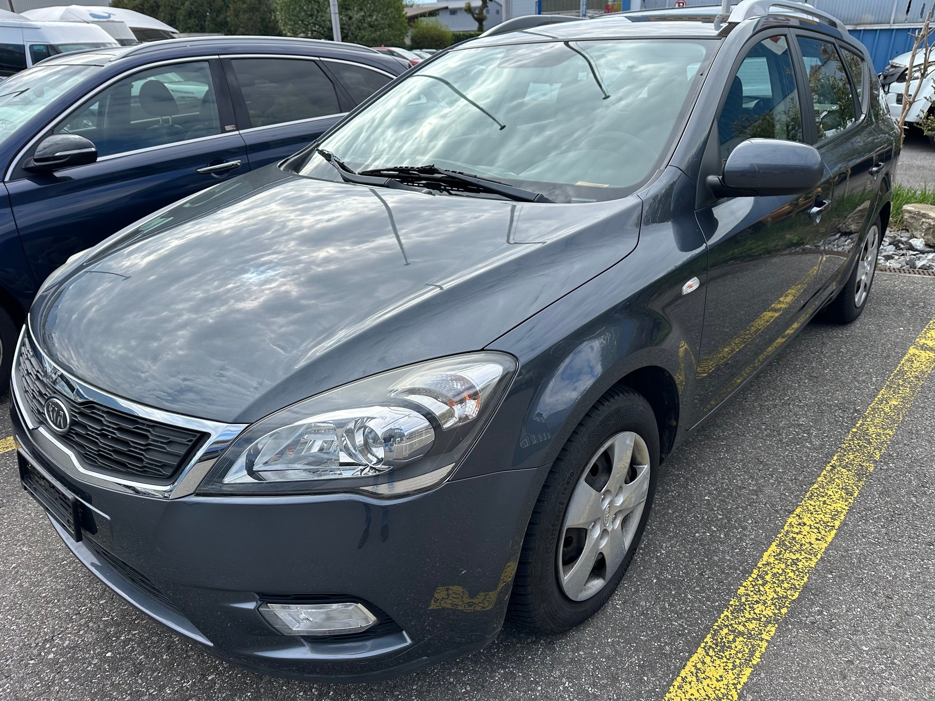 KIA Cee'd Sporty Wagon 1.4 16V Basic-image-1