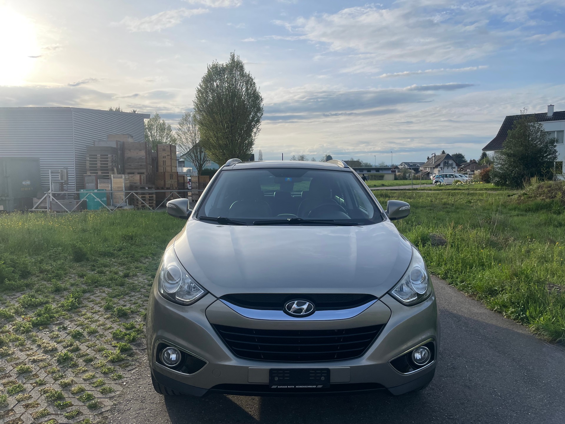 HYUNDAI iX 35 2.0 CRDi Premium 4WD Automatic-image-2
