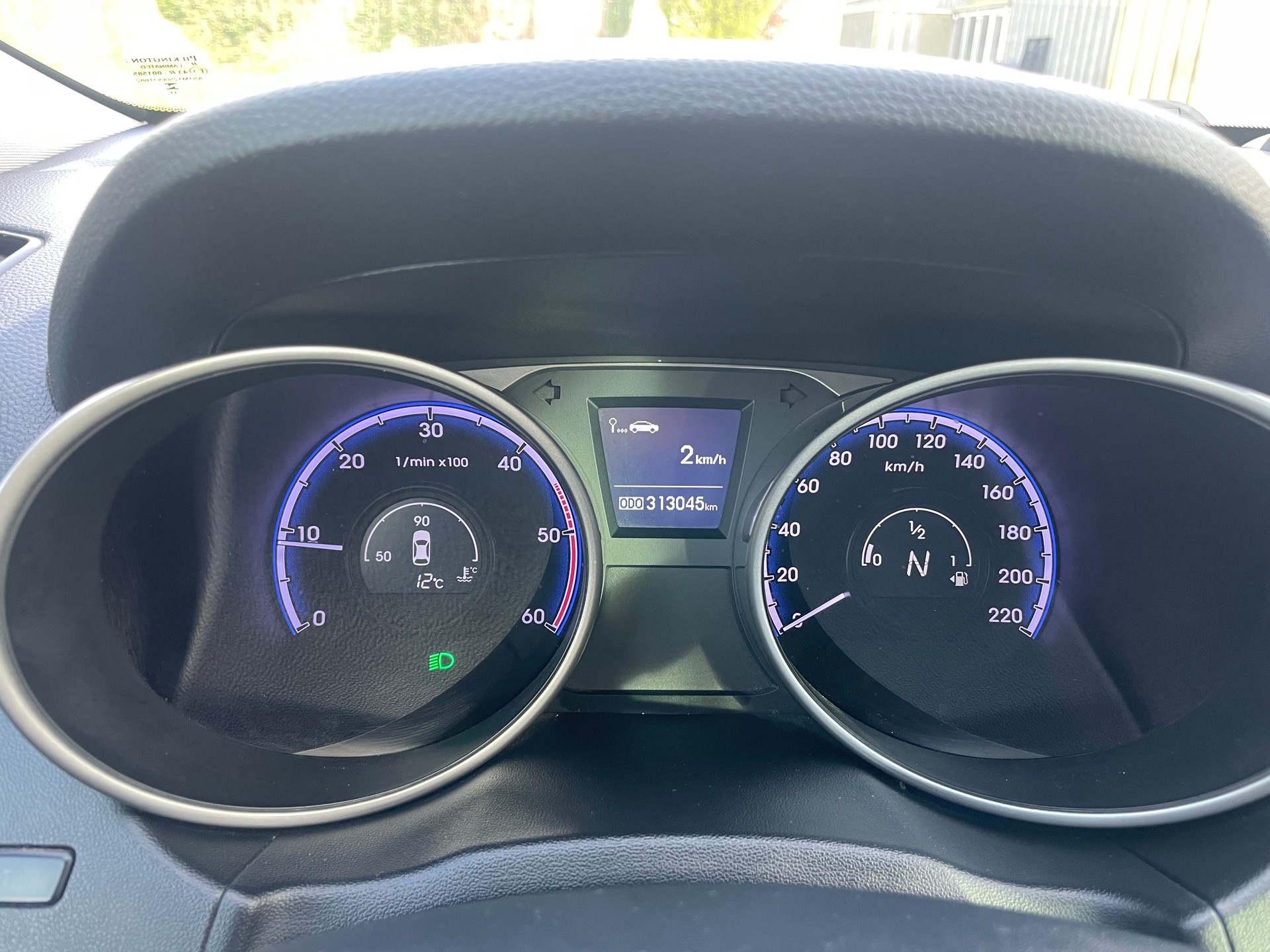HYUNDAI iX 35 2.0 CRDi Premium 4WD Automatic-image-13