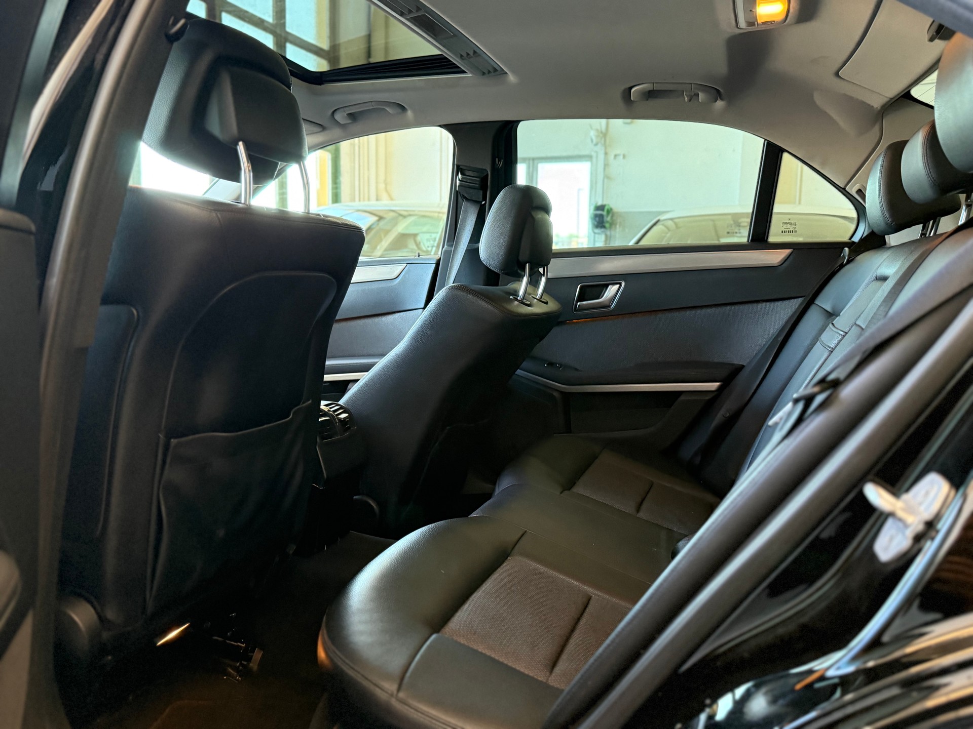 MERCEDES-BENZ E 250 CDI BlueEff. Avantgarde 4Matic 7G-Tronic-image-9