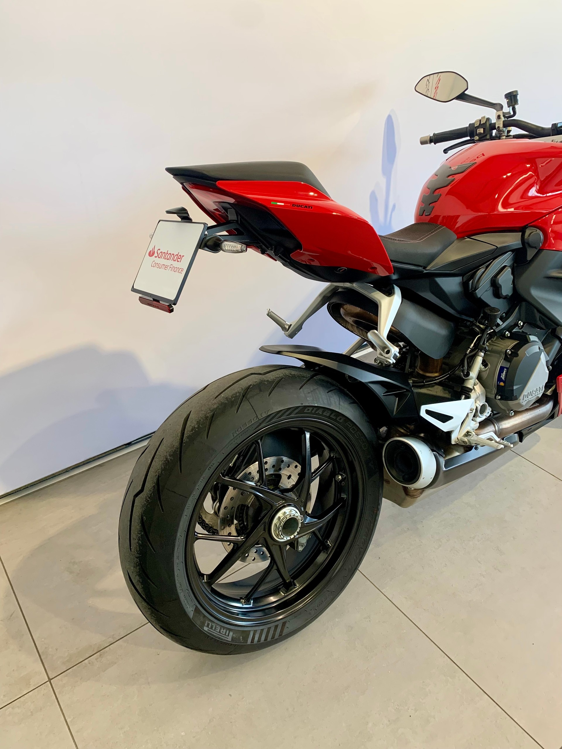 DUCATI Streetfighter V2-image-9