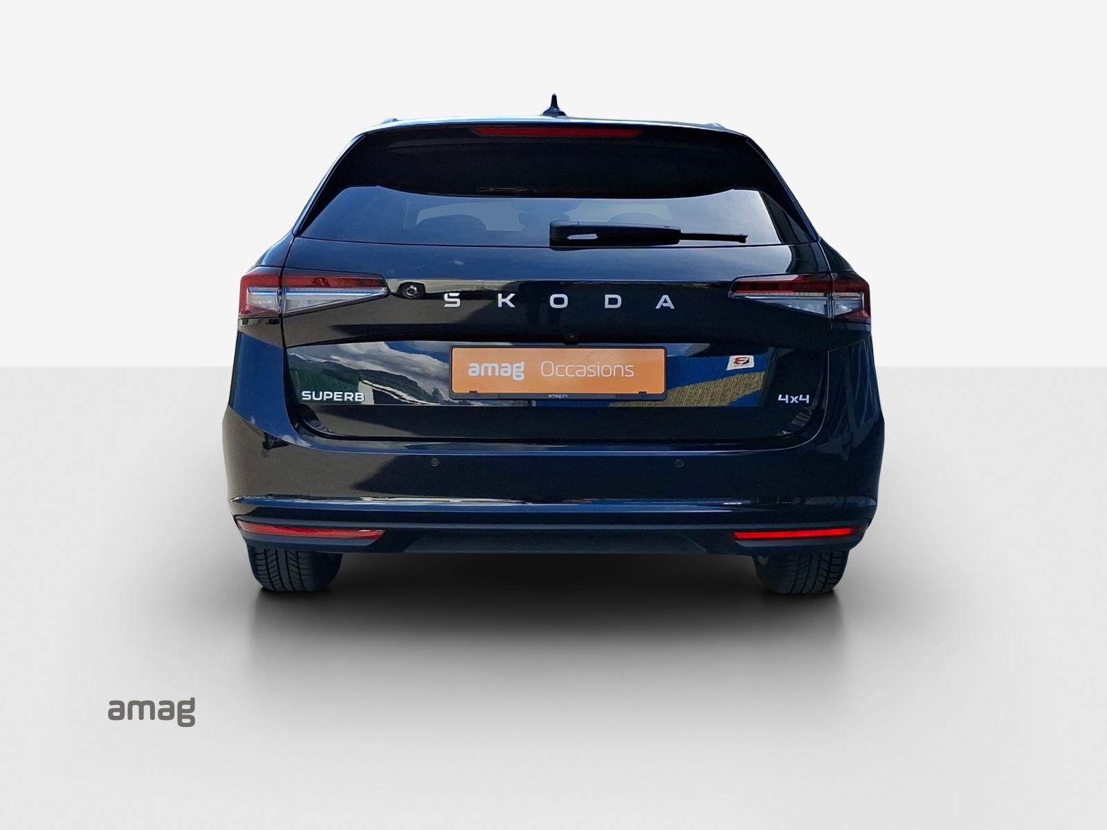 SKODA Superb Combi 2.0 TDi Selection 4x4 DSG-showroom-element-3
