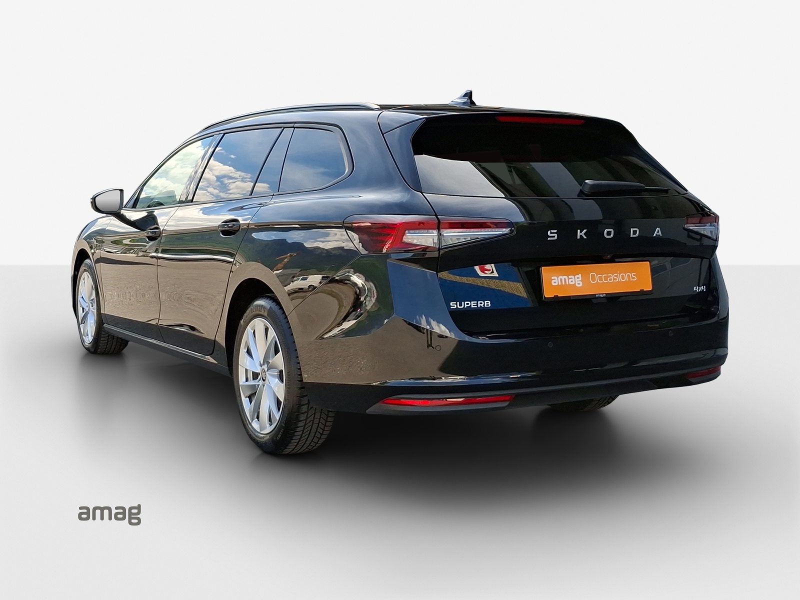 SKODA Superb Combi 2.0 TDi Selection 4x4 DSG-showroom-element-2