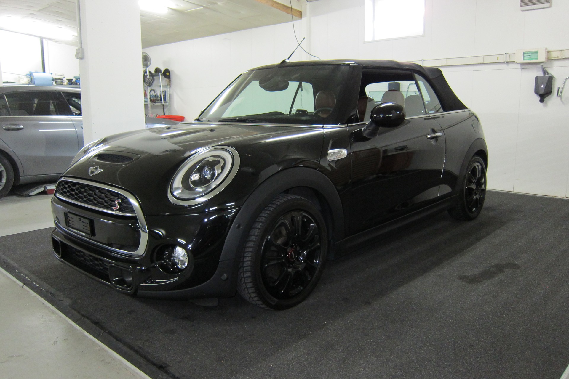 MINI Cooper S Cabriolet Steptronic-image-2