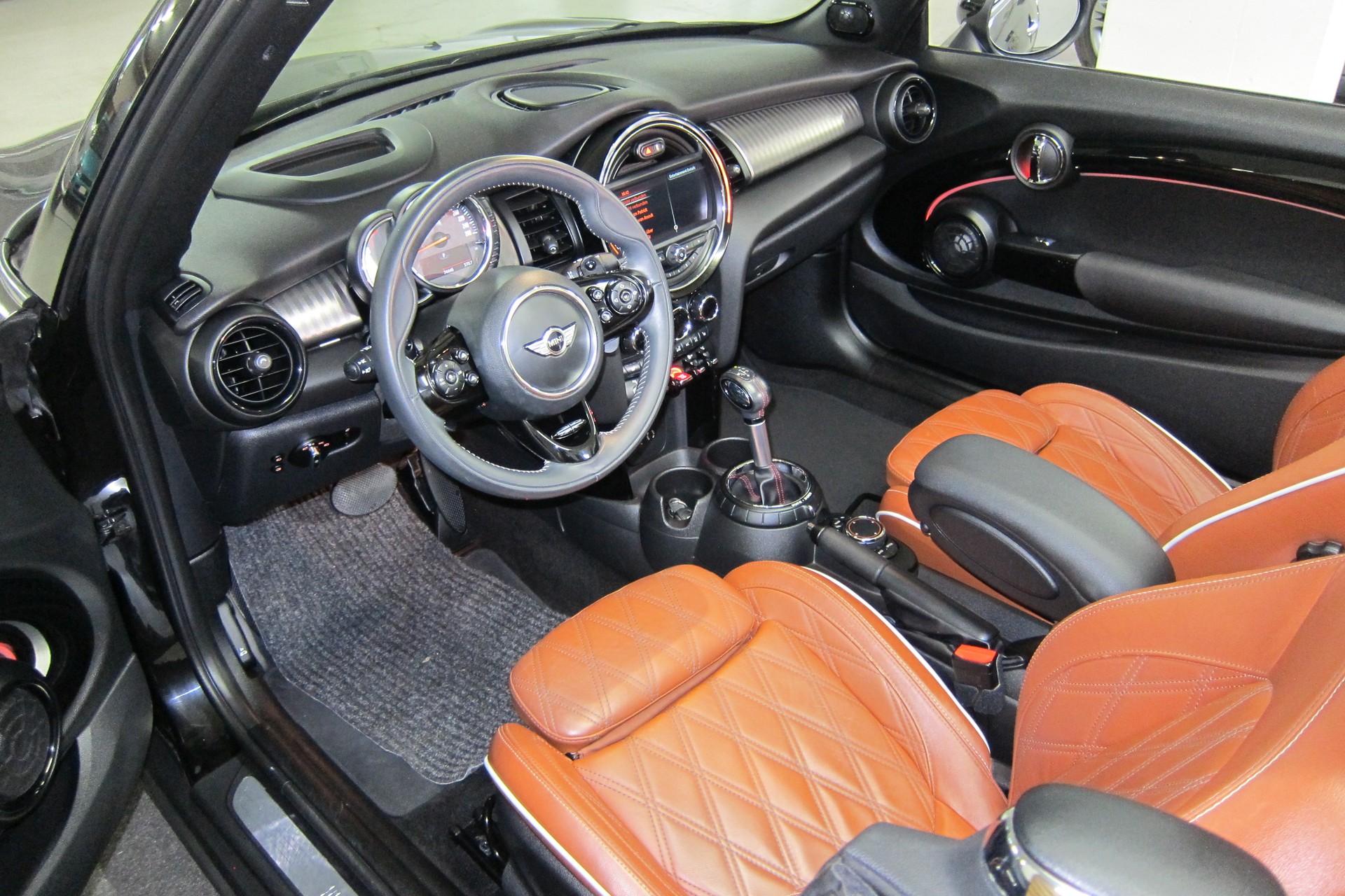 MINI Cooper S Cabriolet Steptronic-image-9