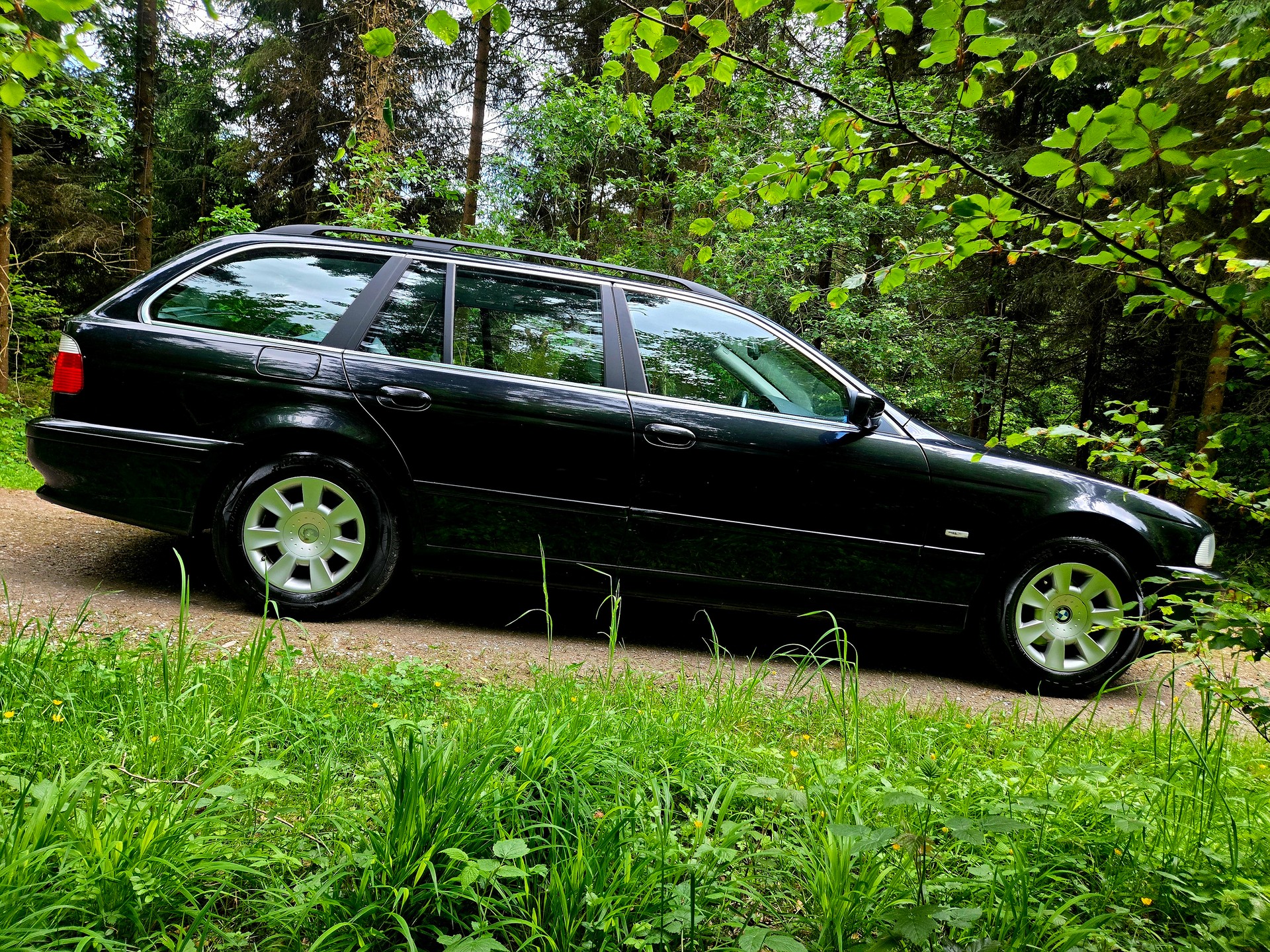 BMW 520i Touring-image-15