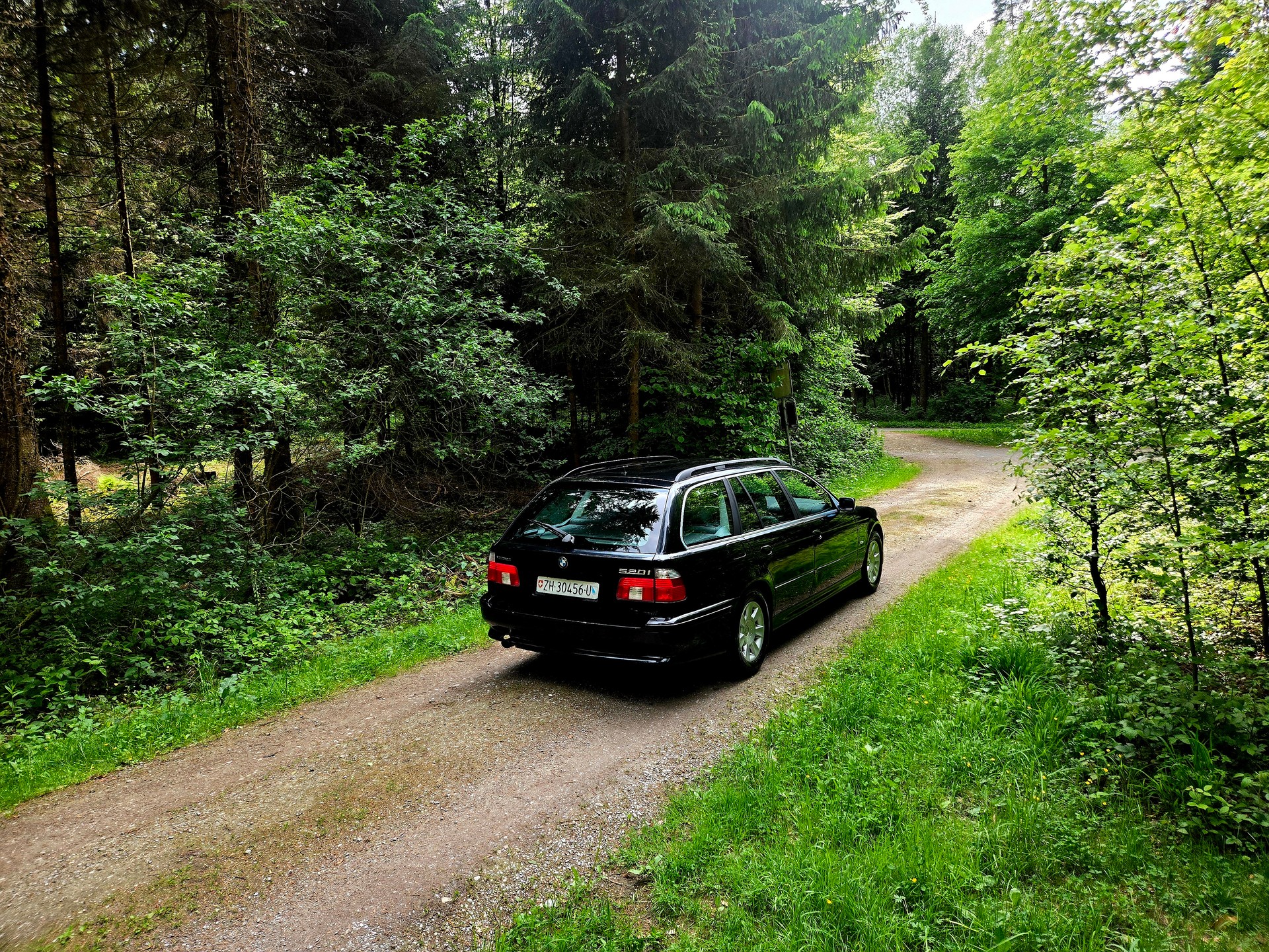 BMW 520i Touring-image-2