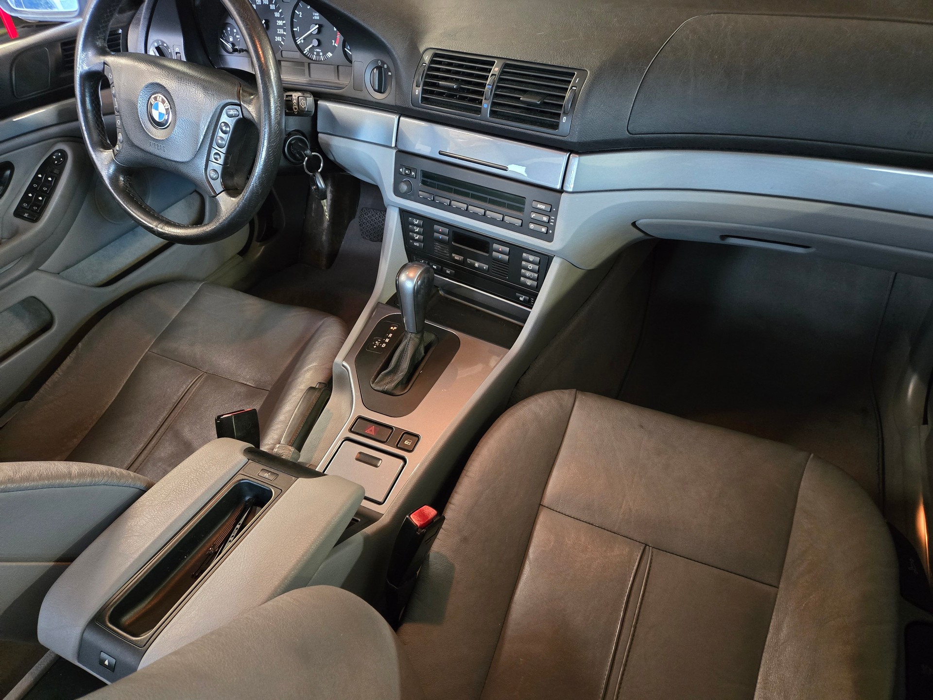 BMW 520i Touring-image-5