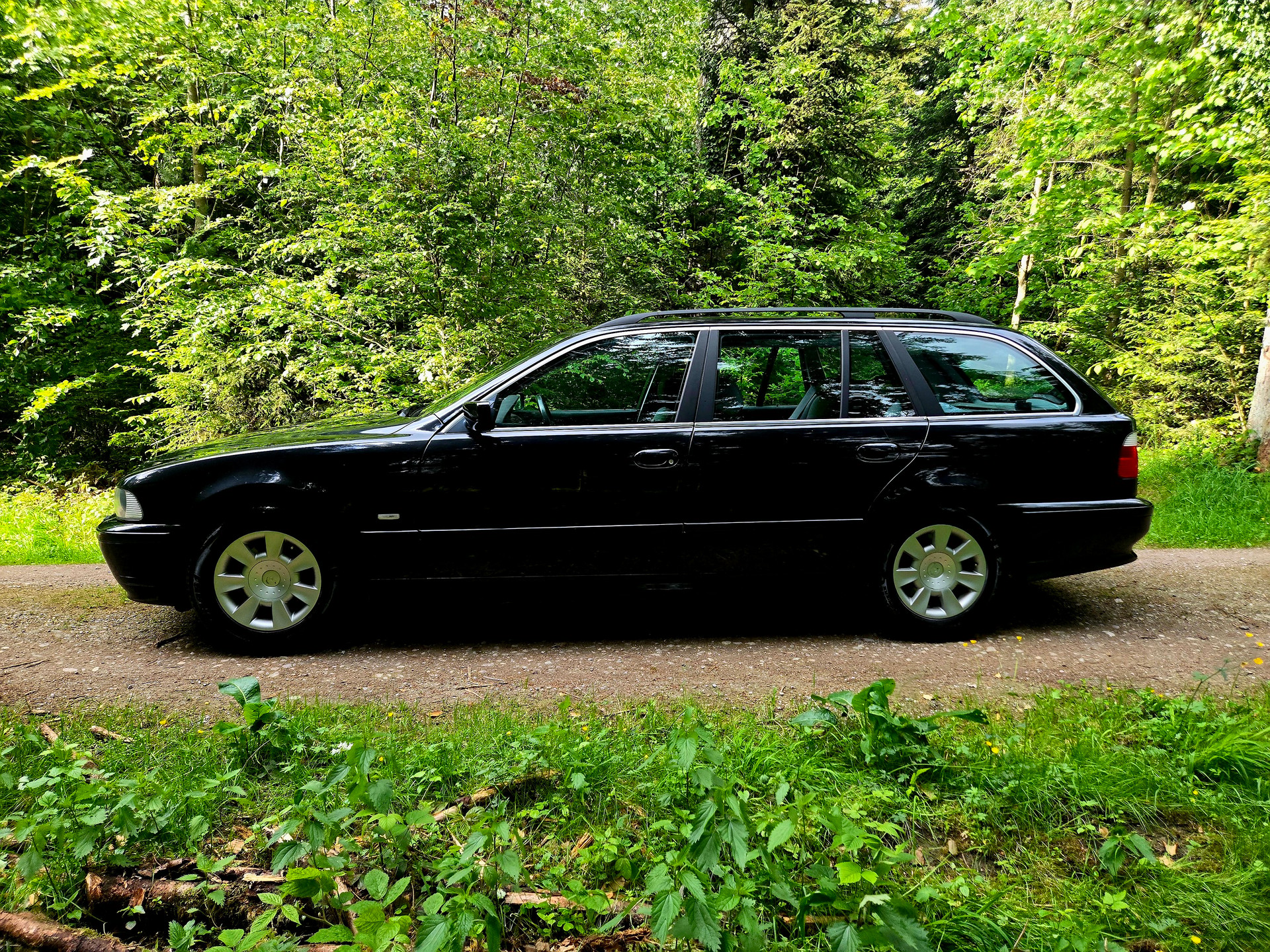 BMW 520i Touring-image-6