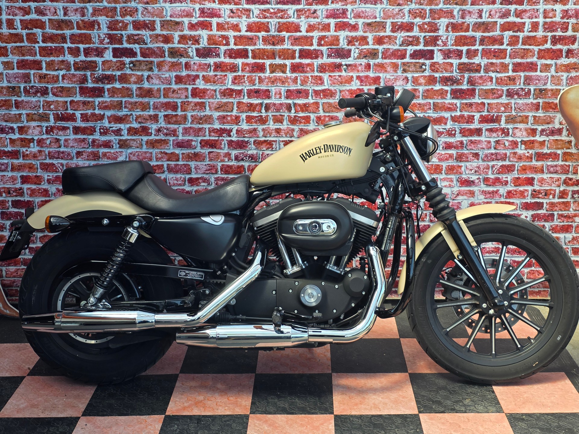 HARLEY-DAVIDSON XL 883 N Sportster Iron ABS-image-2