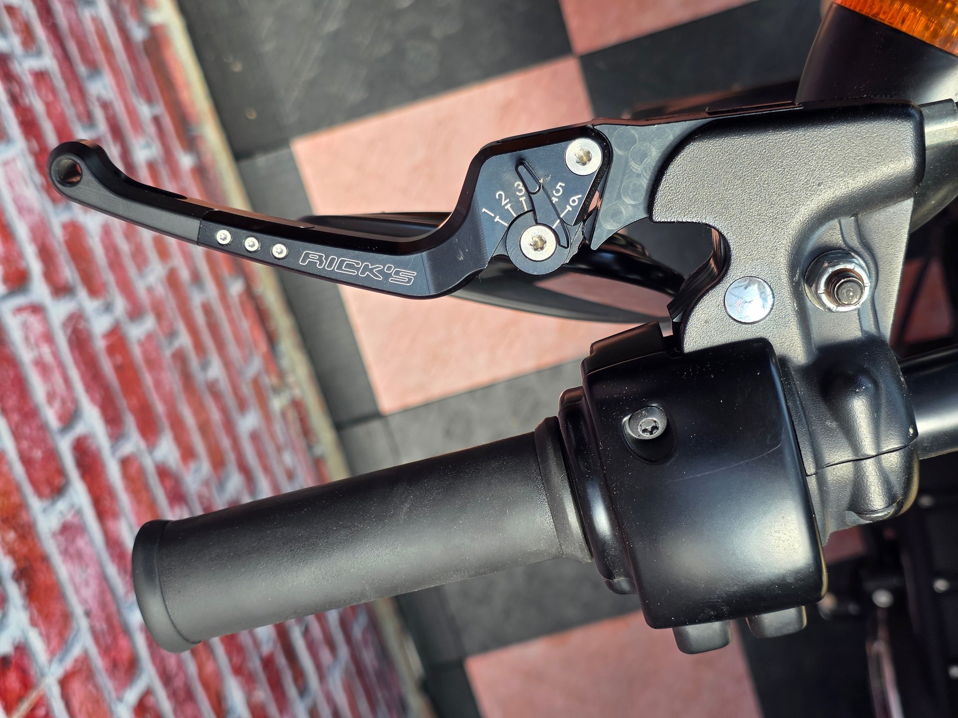 HARLEY-DAVIDSON XL 883 N Sportster Iron ABS-image-10