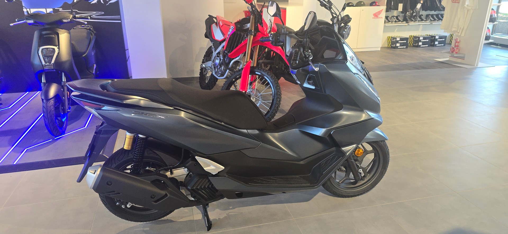 HONDA PCX 125 DX TFT. connectivity-image-3