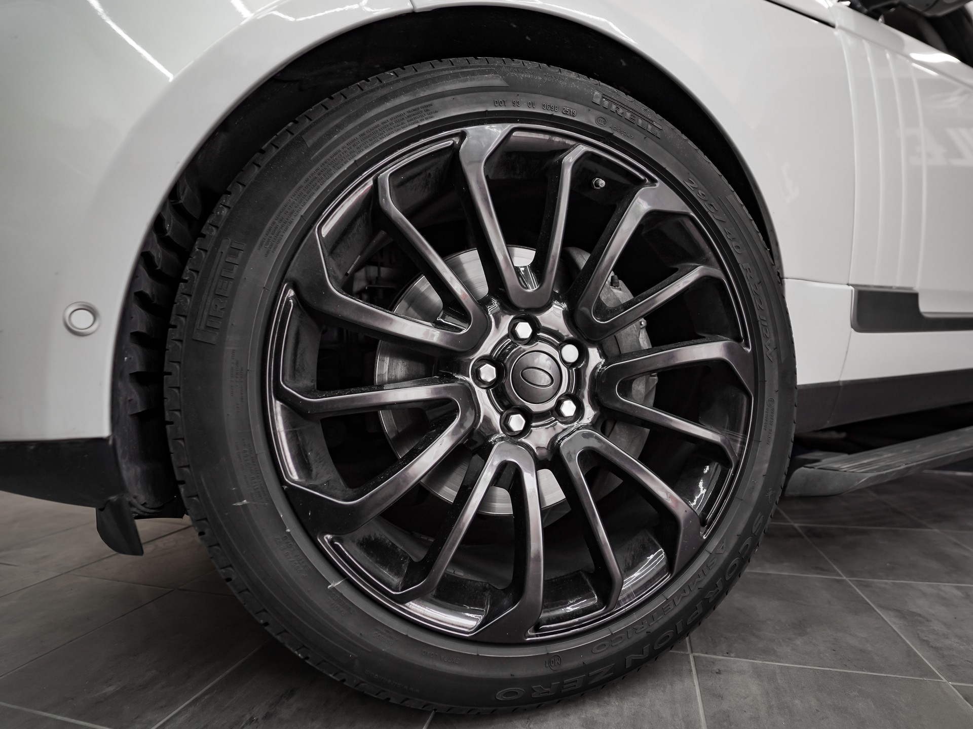 LAND ROVER Range Rover 4.4 SDV8 Autobiography Automatic-showroom-element-3