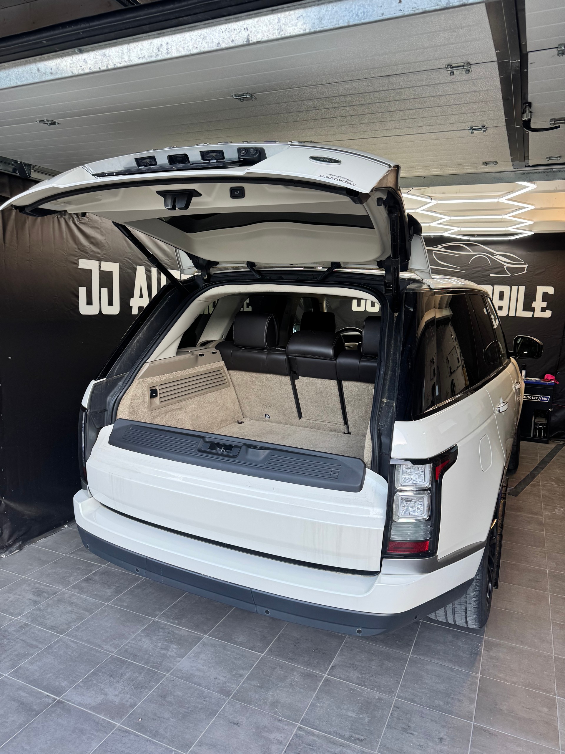 LAND ROVER Range Rover 4.4 SDV8 Autobiography Automatic-image-6