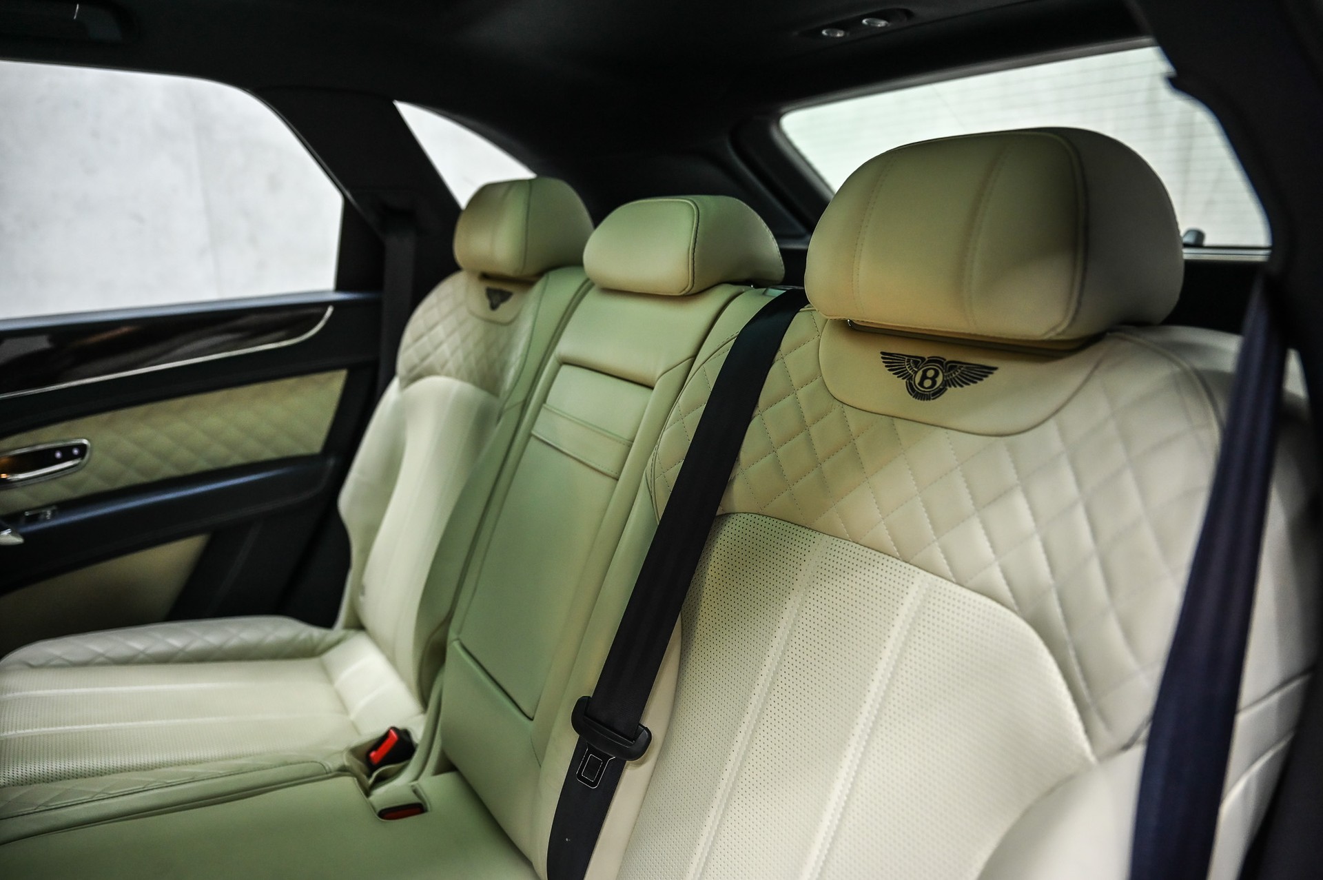 BENTLEY Bentayga 6.0 W12-image-20