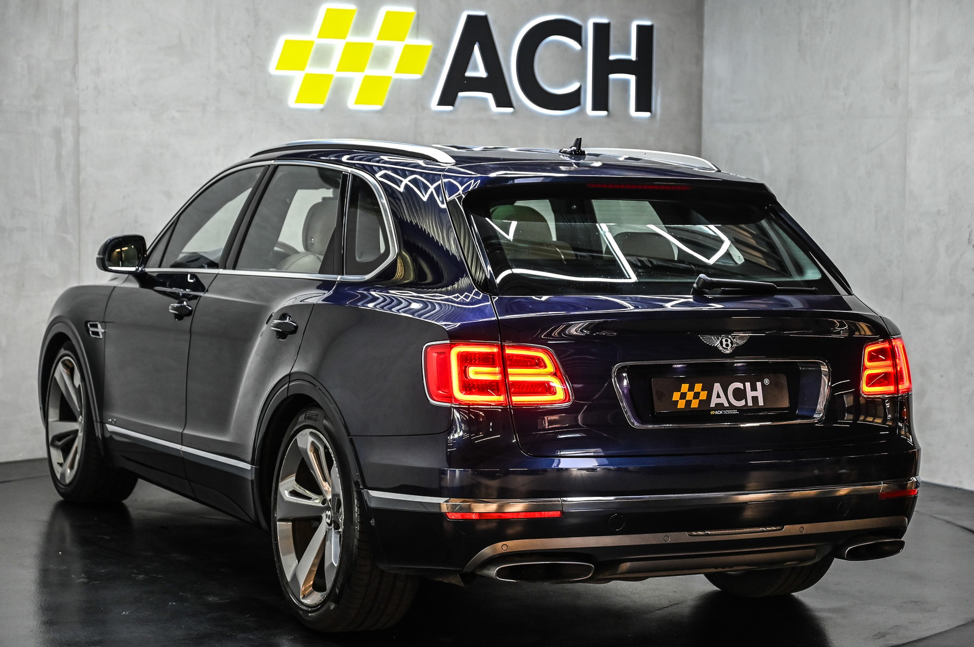 BENTLEY Bentayga 6.0 W12-image-5