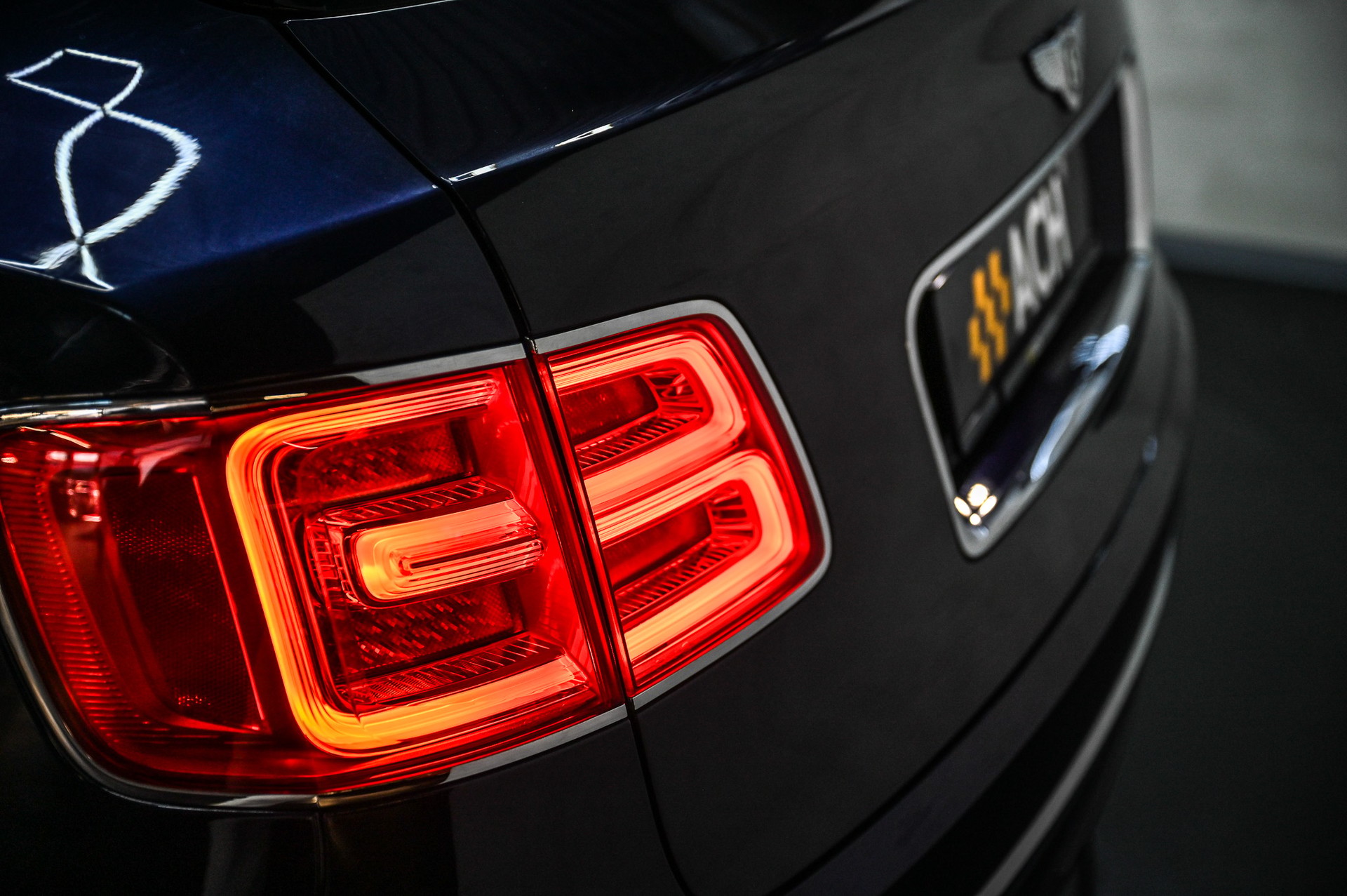 BENTLEY Bentayga 6.0 W12-image-14