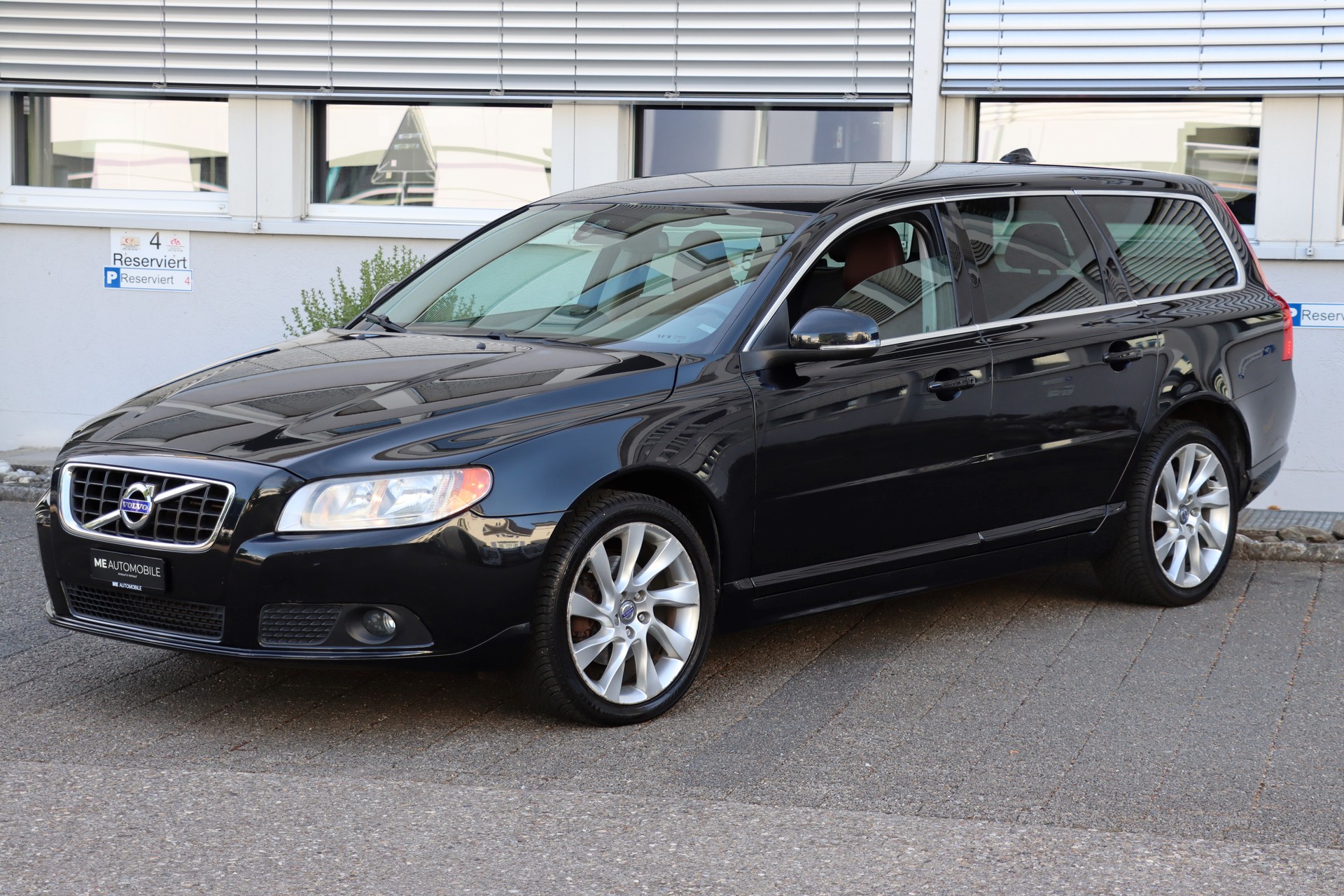 VOLVO V70 T5 Momentum Powershift